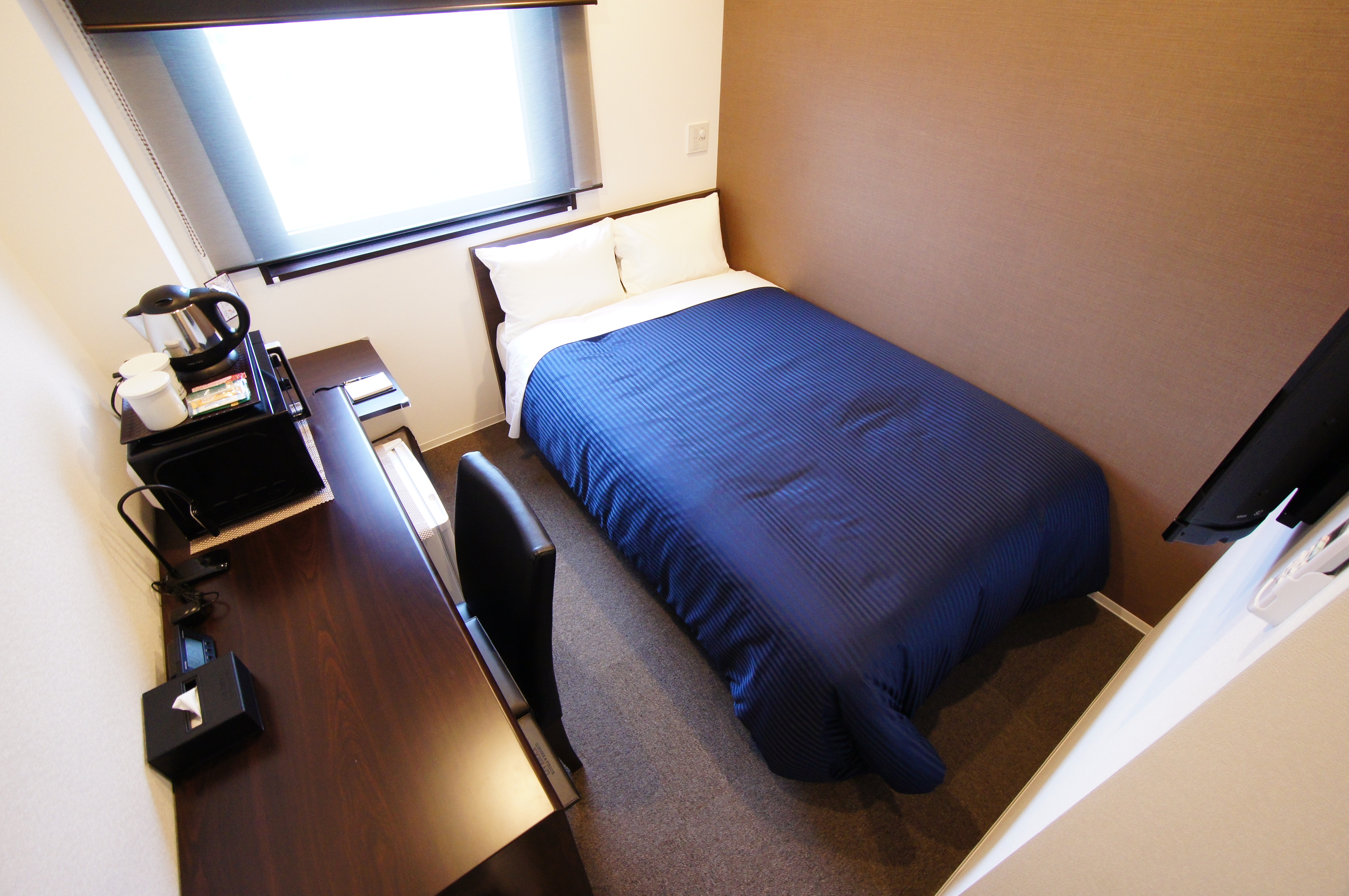 [Single room] Tempat tidur semi-double Simmons diadopsi.