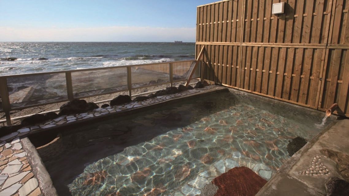 [Nagisa's remote open-air bath] & hellip; ♪ while gazing at the magnificent sea view of Ise Bay