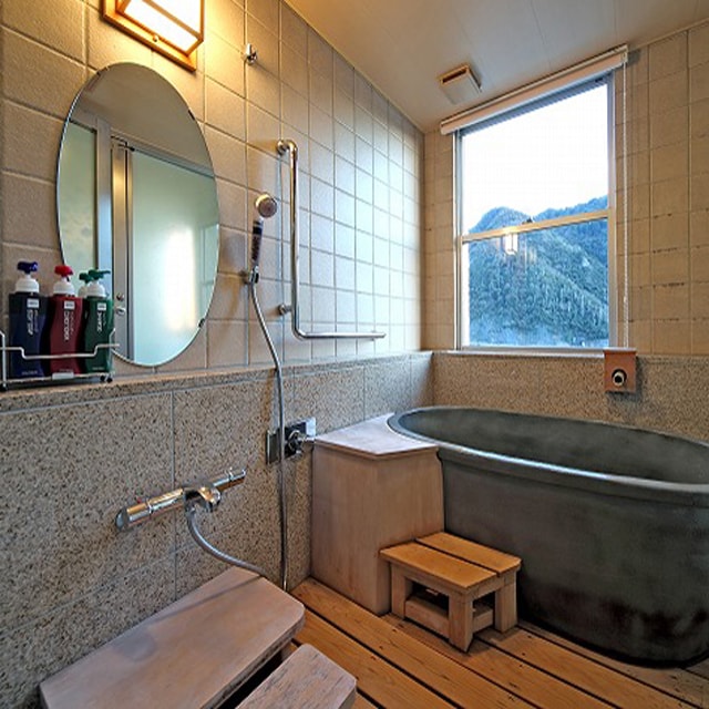 ★ 전망 욕조가있는 일본식 방의 도자기 목욕