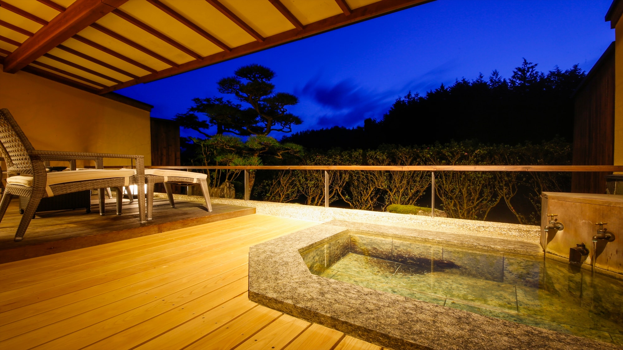 Superior type granite open-air bath image