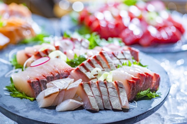 自助早餐生鱼片