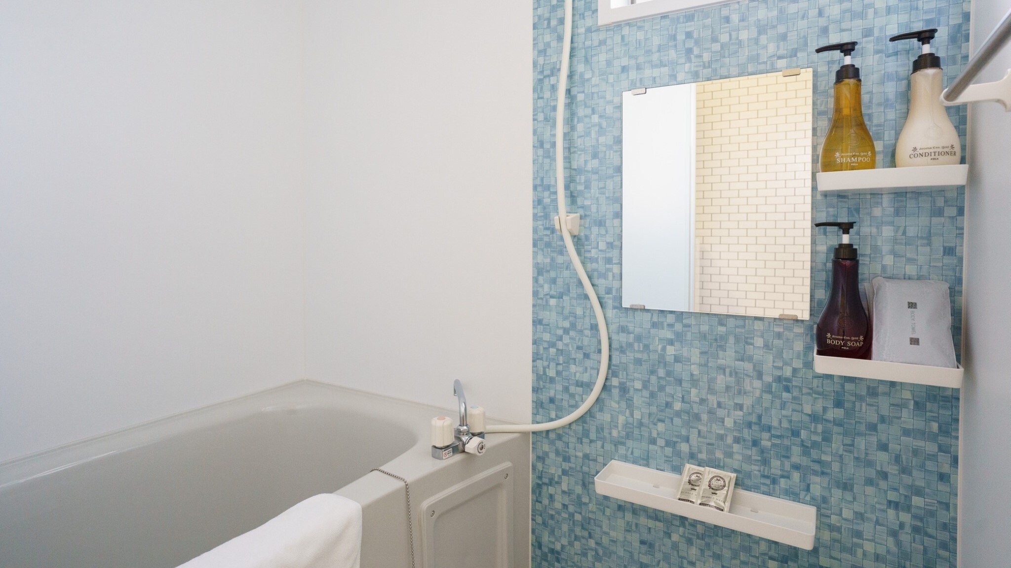 301・302: Bathroom