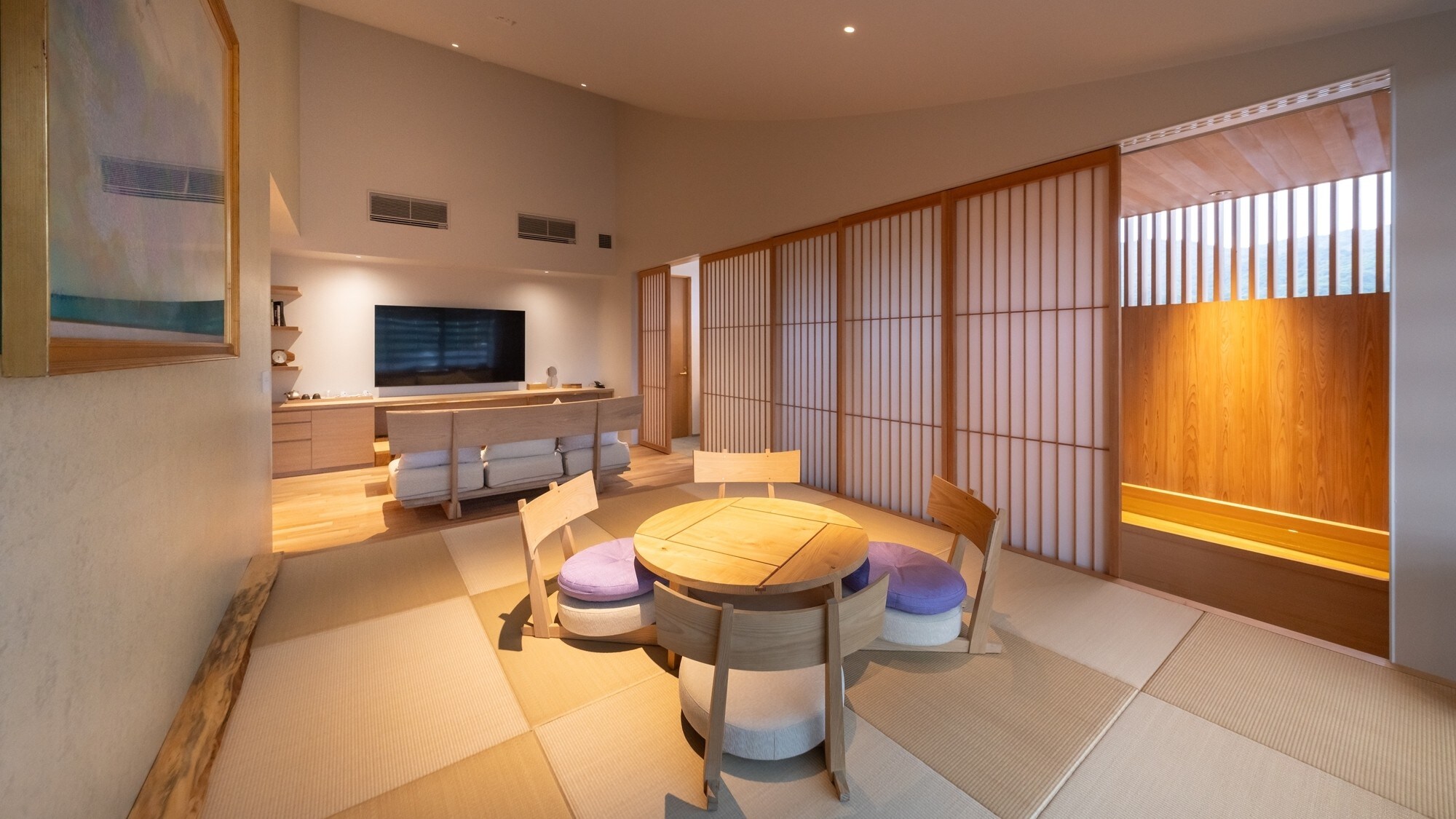 [套房] 61.40至69.17平方米。在充满柔和灯光的空间中享受轻松的时光。