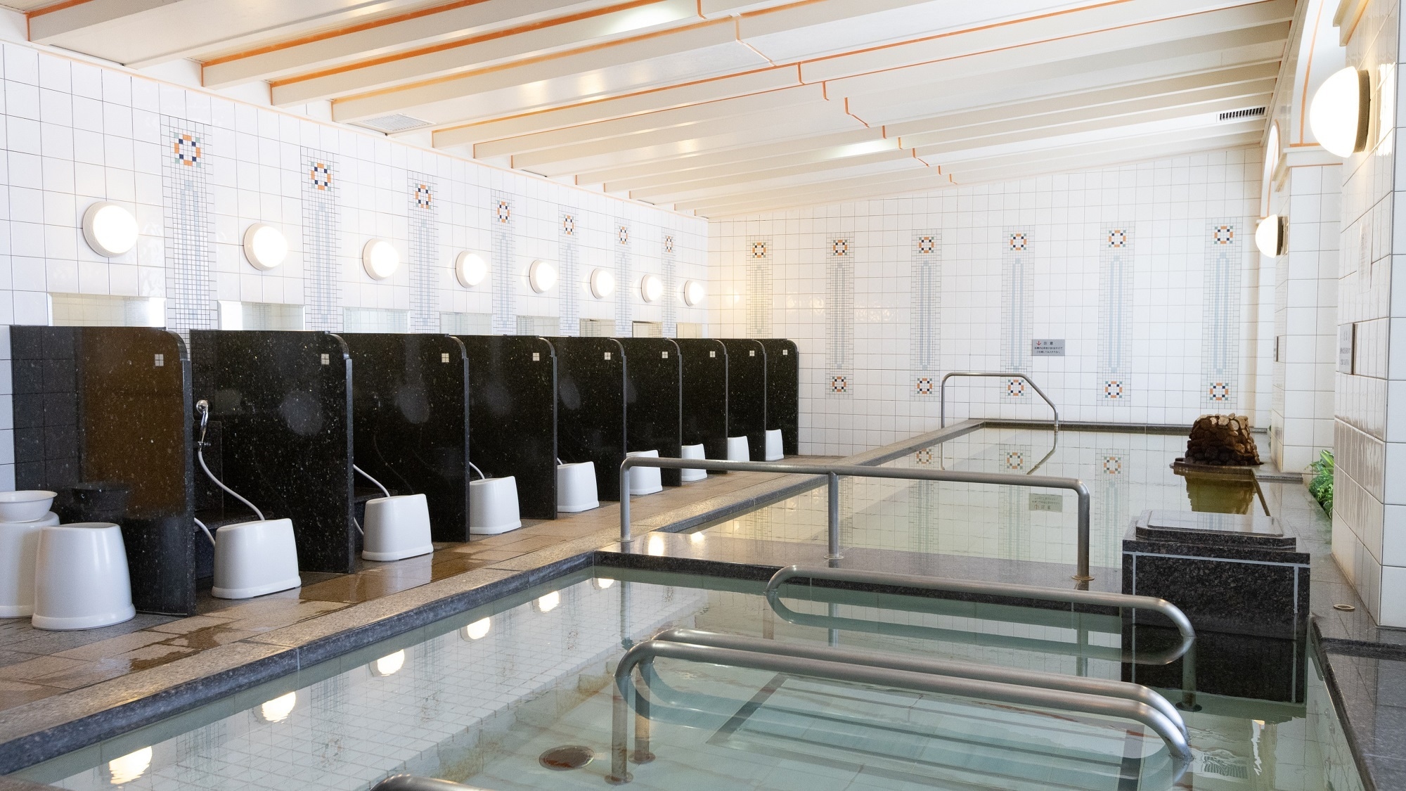 Healing natural hot springs [Sky Spa "Sala Terrena (17F)"]