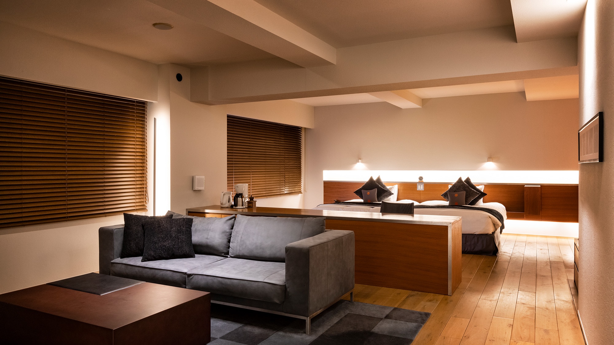 [Suite] Spend some precious time together in a 70 square meter room.