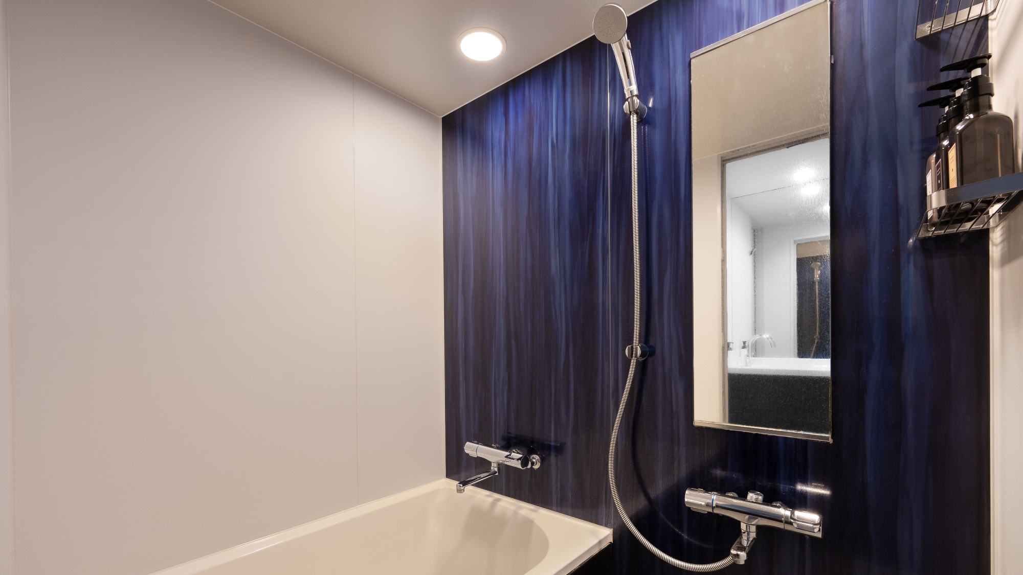 ◇ 가족 동반에 기쁘다!세탁장 첨부 욕실(일례)※방에 의해 벽의 색이 다릅니다