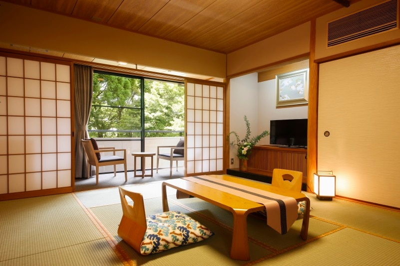 10 view Japanese-style room