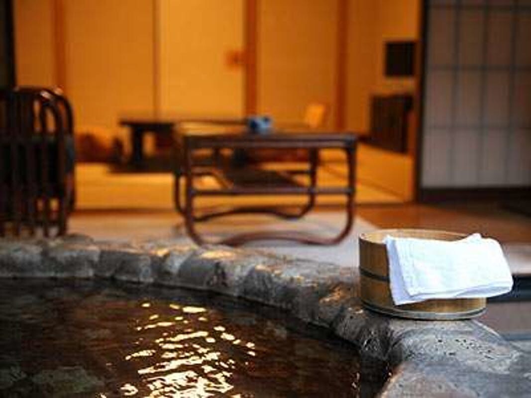 Japanese-style room 10 tatami mats + open-air bath