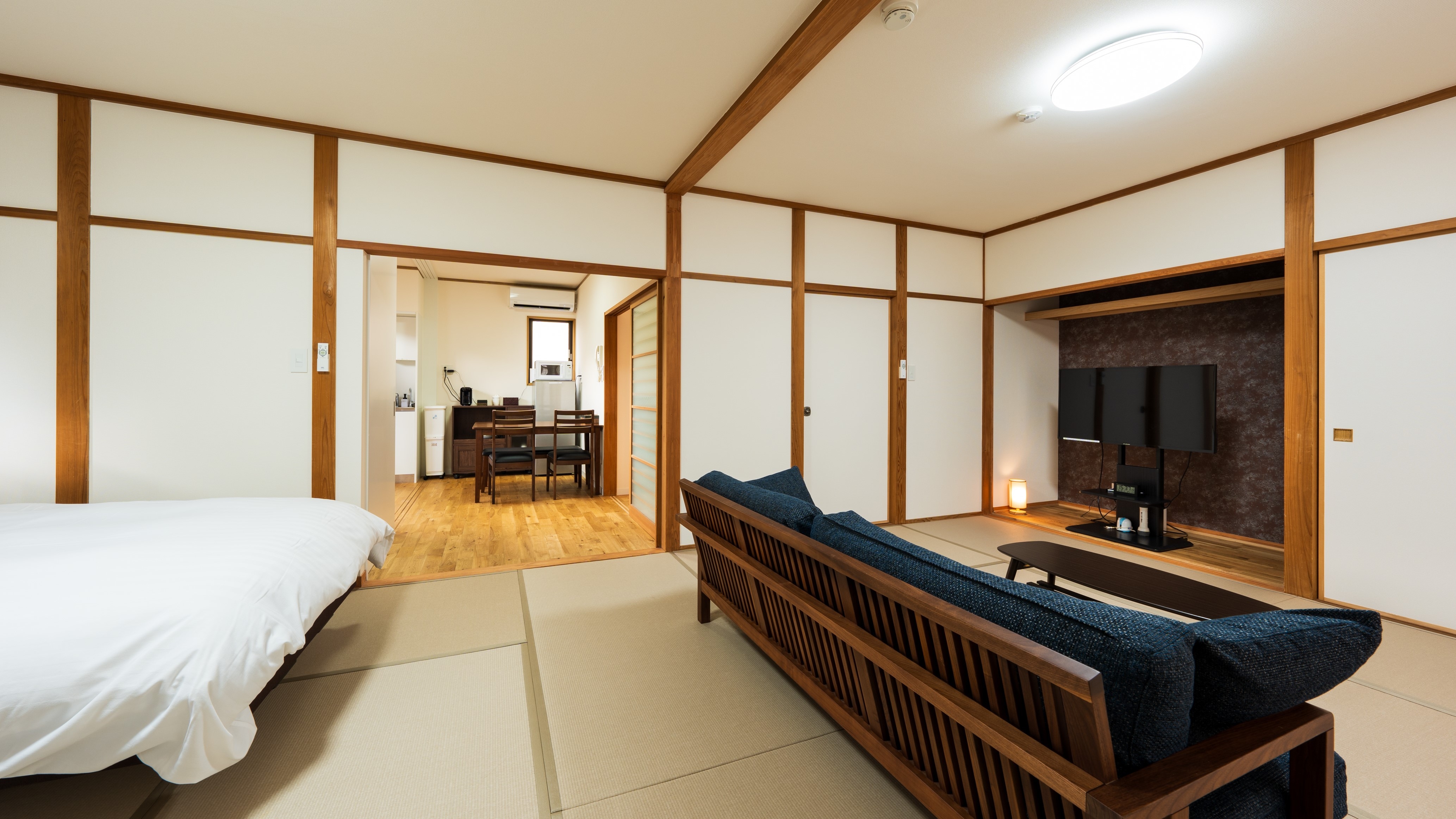 <Yo HINATA> Japanese-style room