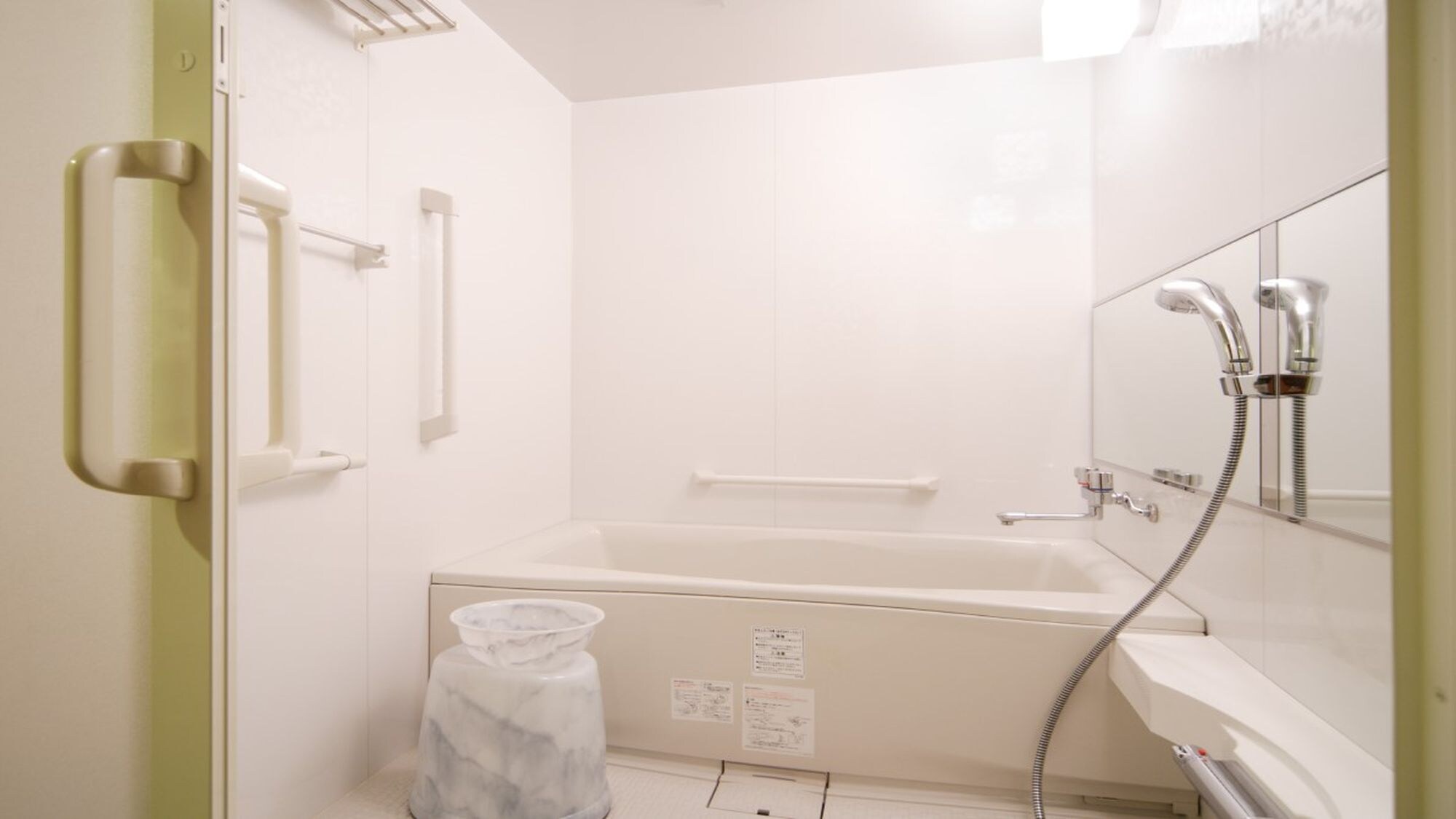Bathroom (accessible single)