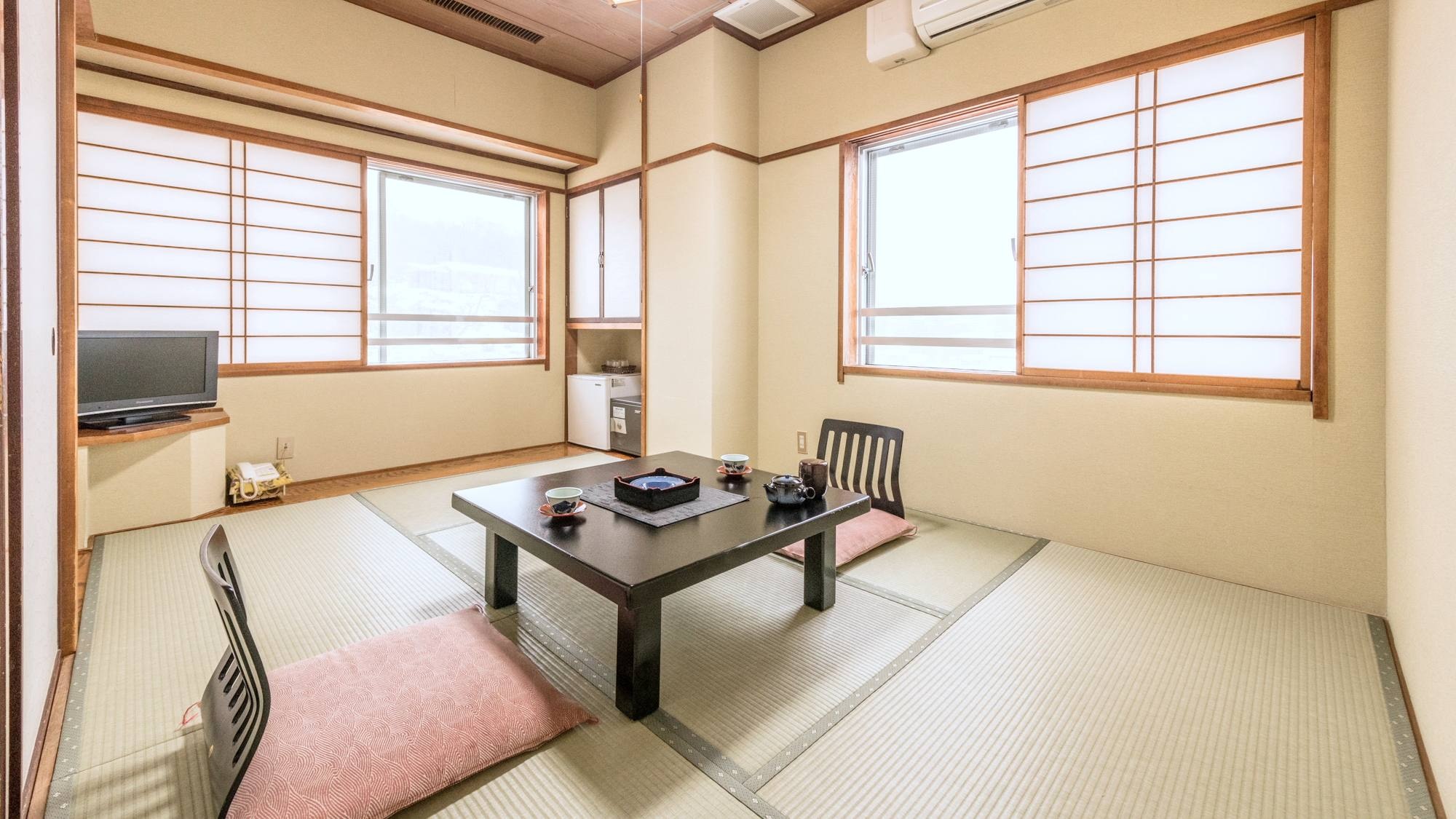 [Japanese-style room 6 tatami mats / with toilet] A Japanese-style room with a calm atmosphere.