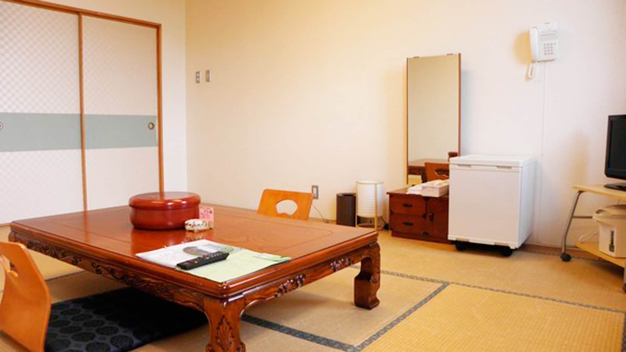 *Japanese-style room (8 tatami mats) (example) / Suitable for couples, families, groups, etc., for 1 to 3 people.