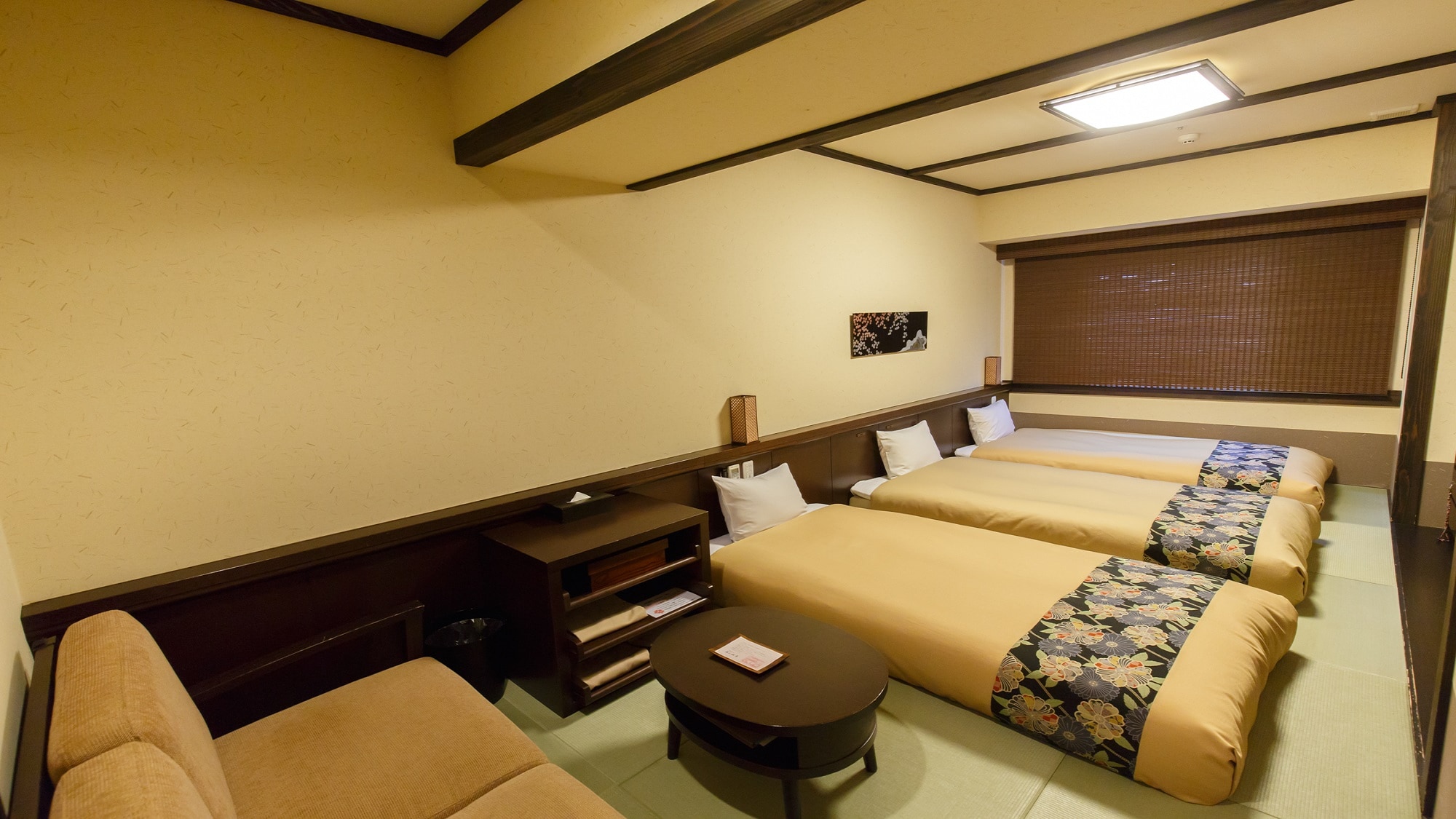[Example of guest room] Japanese and Western room