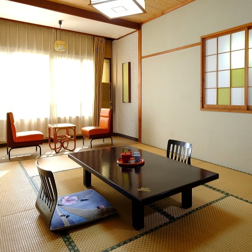 [South side, 10 tatami Japanese-style room] Good sunlight, affordable room - non-smoking