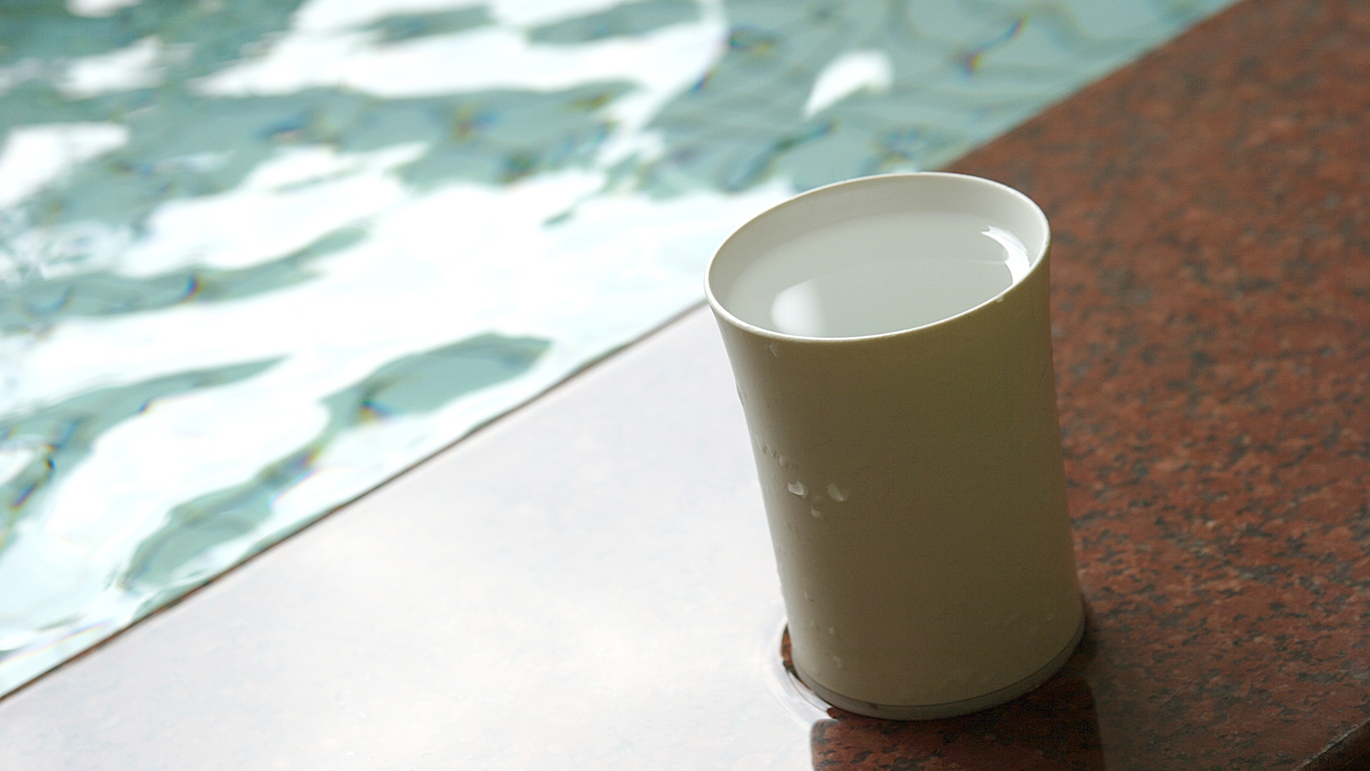 *The hot spring water is free-flowing and drinkable