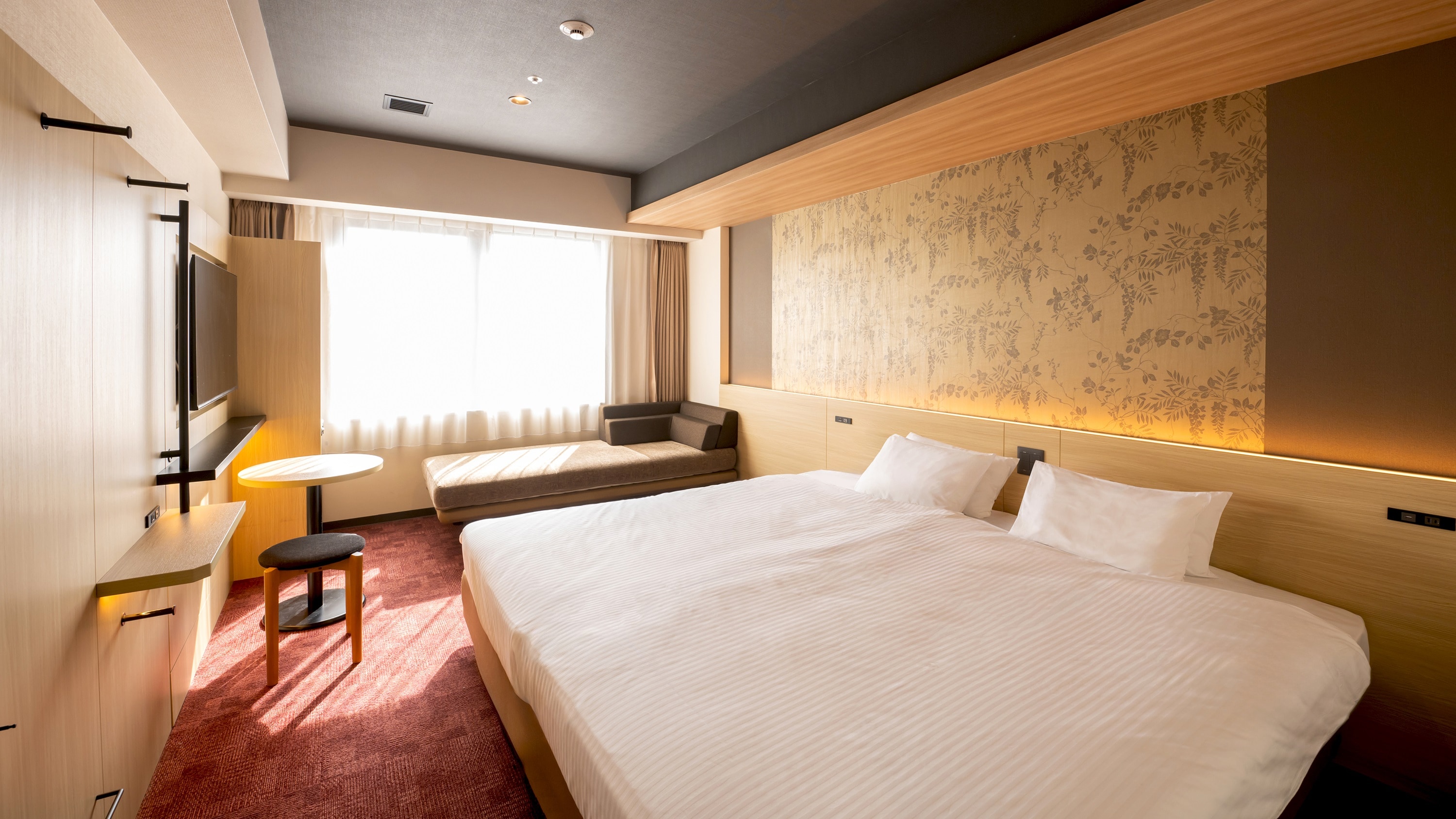 [Standard King] A comfortable space with a simple and calm design.