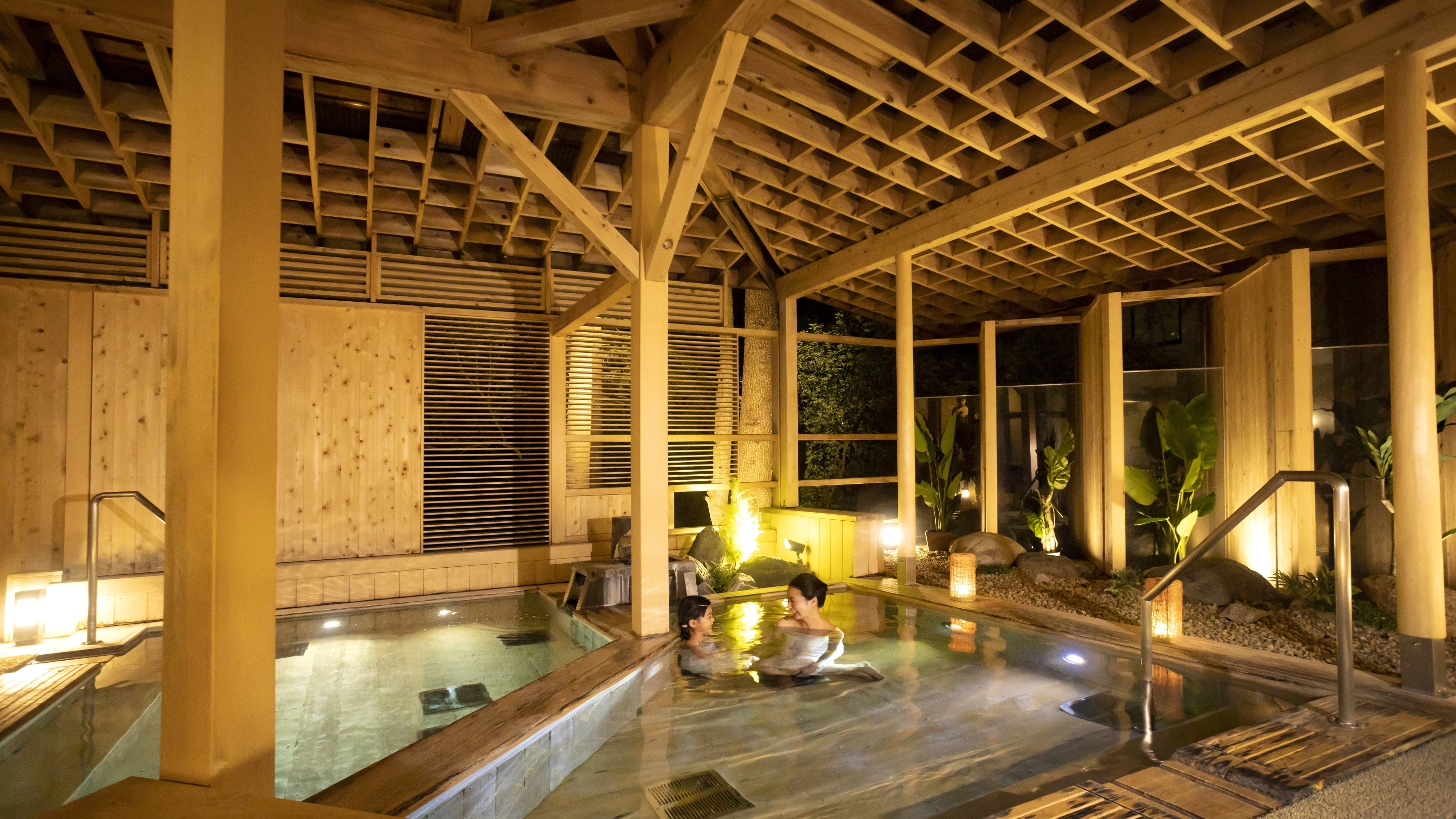 Open-air bath (women)