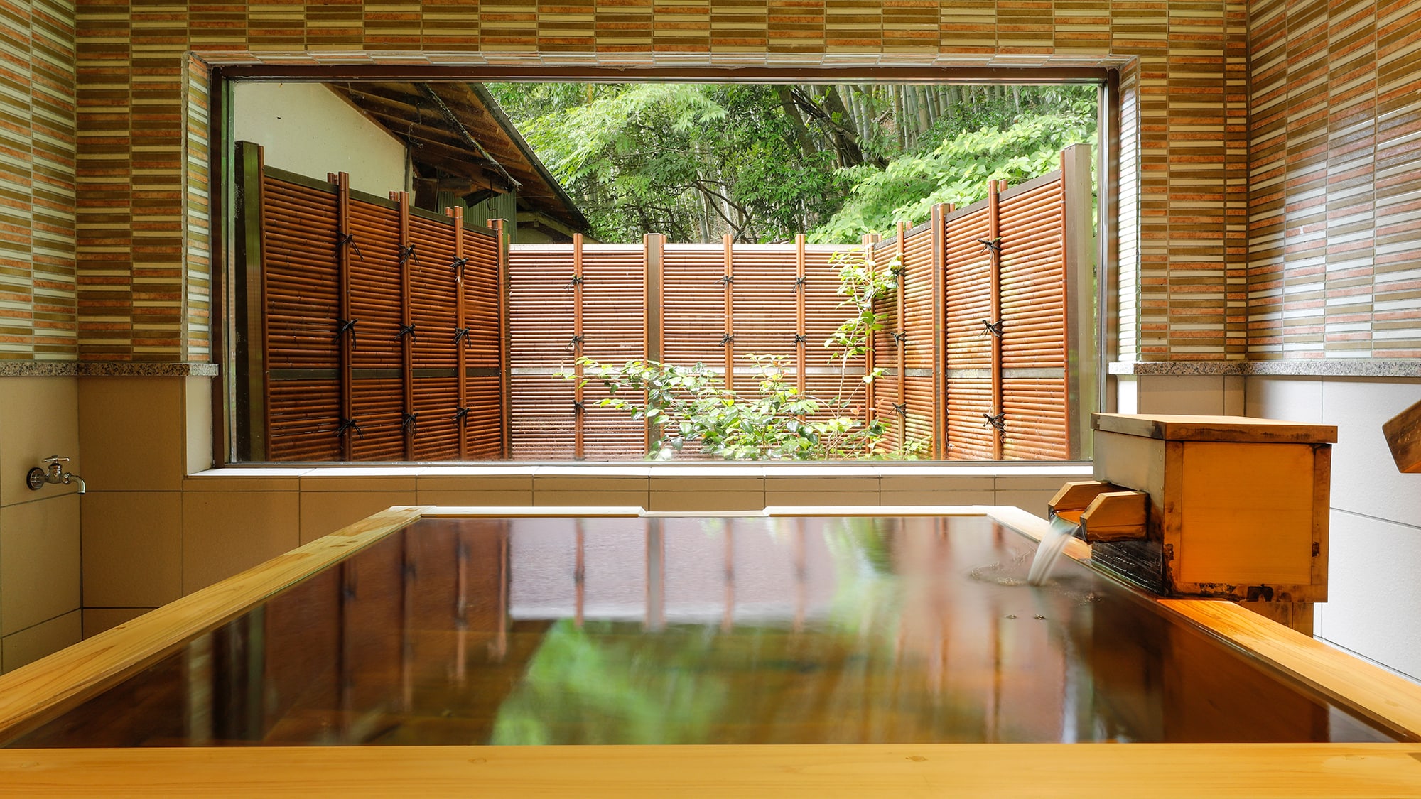 [Tsubaki-no-Yu] Private bath: The private bath can be used free of charge.