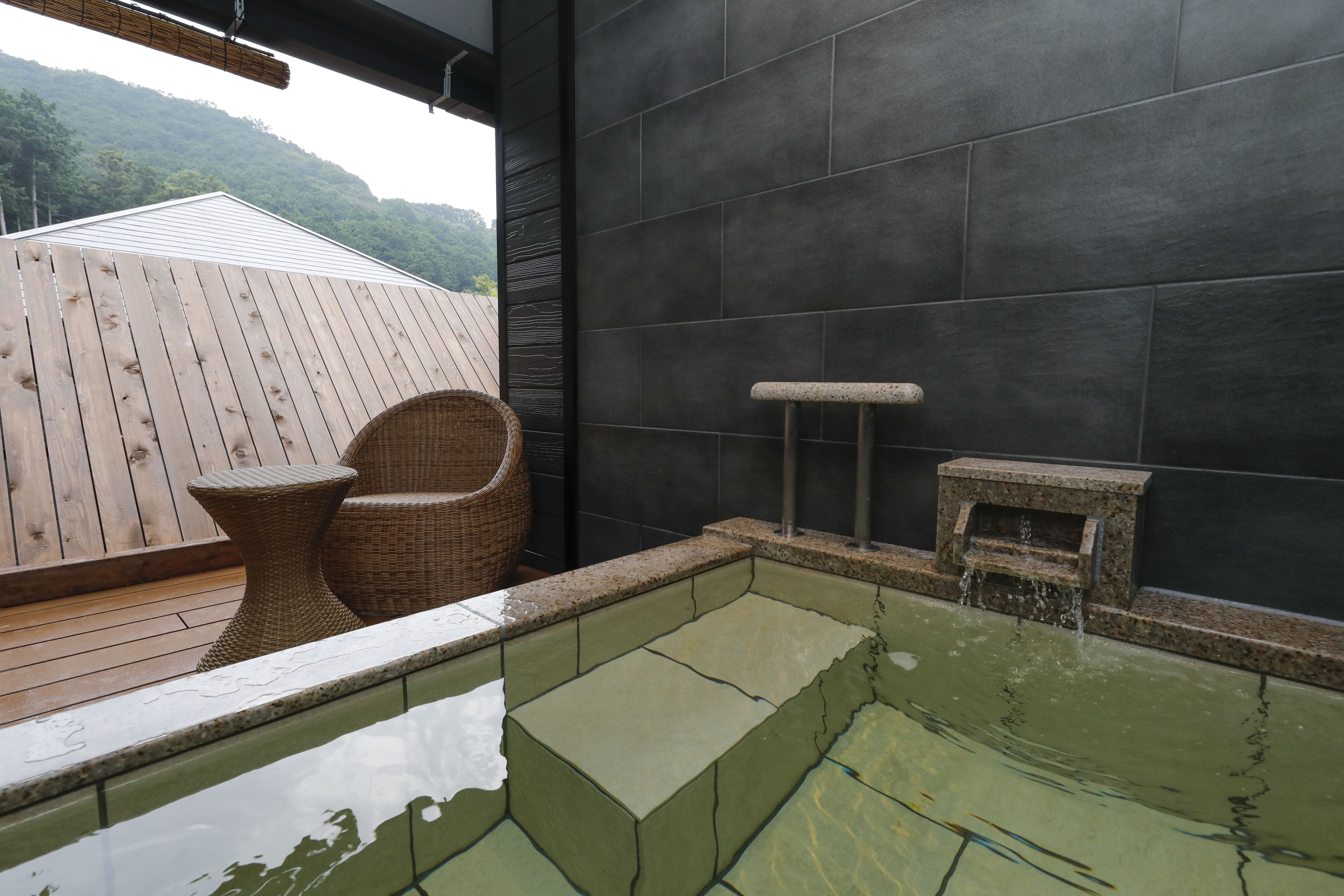 Premium Suite (3 persons)