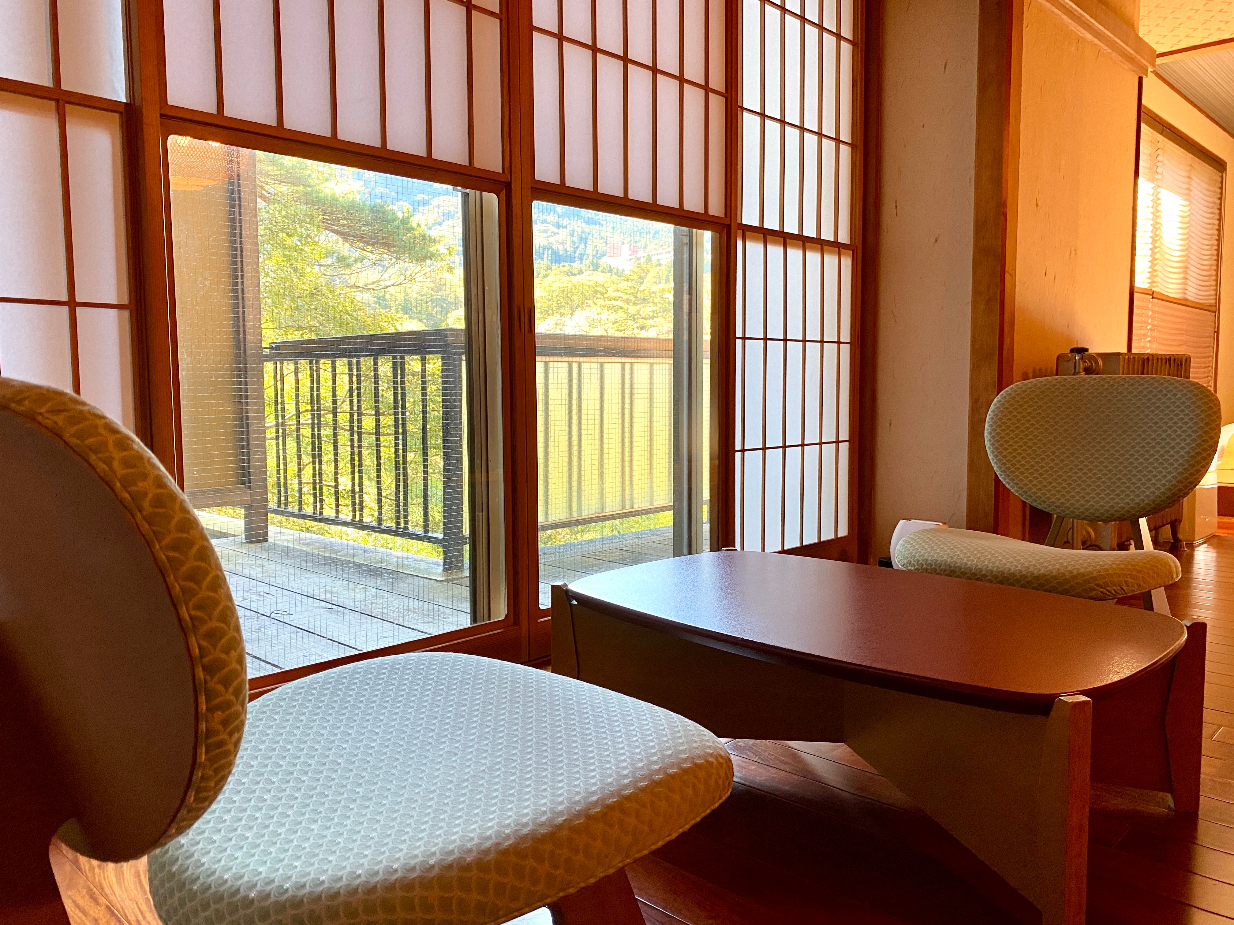 Japanese-modern Japanese-style room (hori kotatsu + hot spring cypress bath)