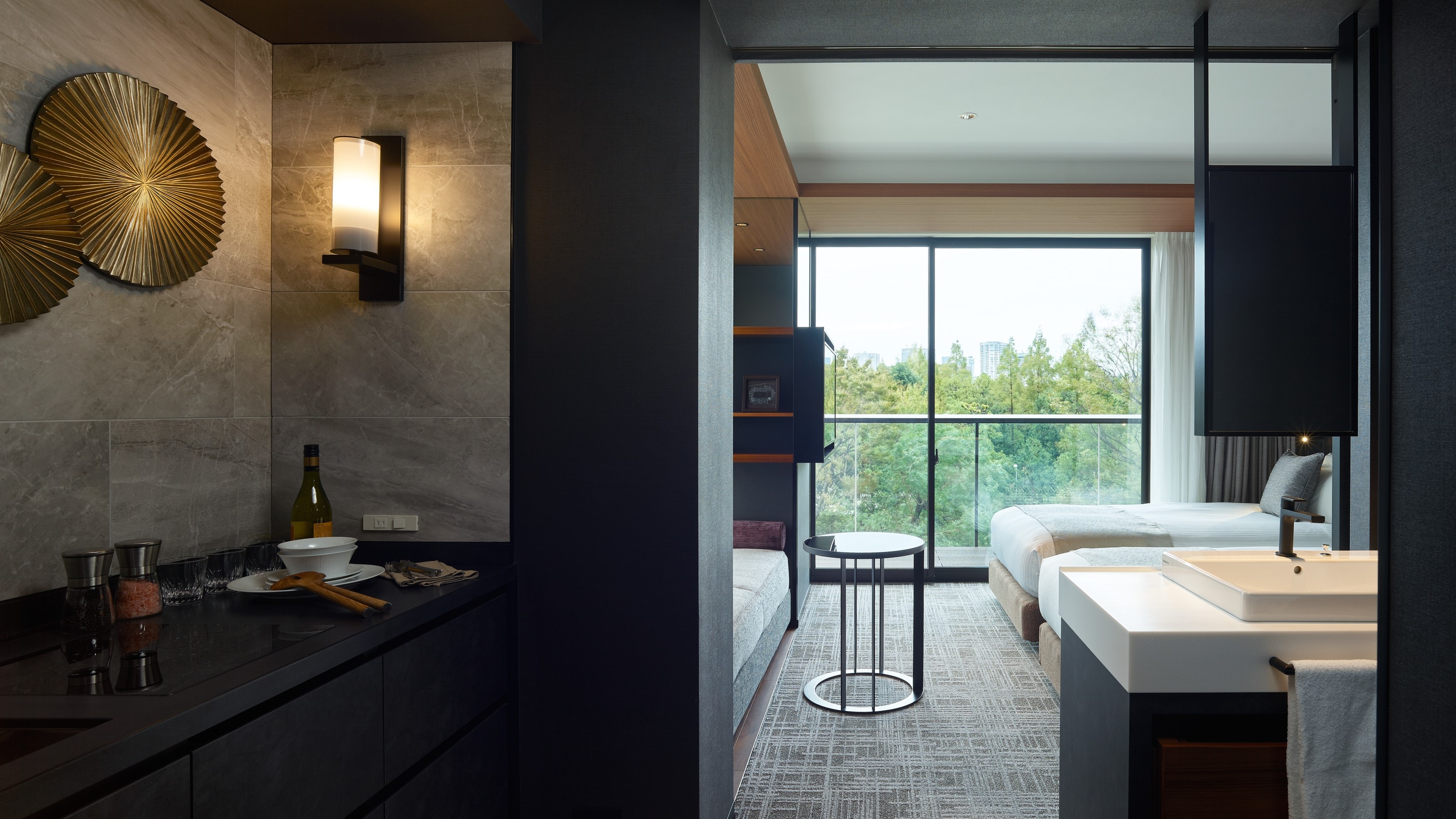 [We have a room with a kitchenette where you can enjoy self-catering such as light meals] Superior Corner Twin Kitchen