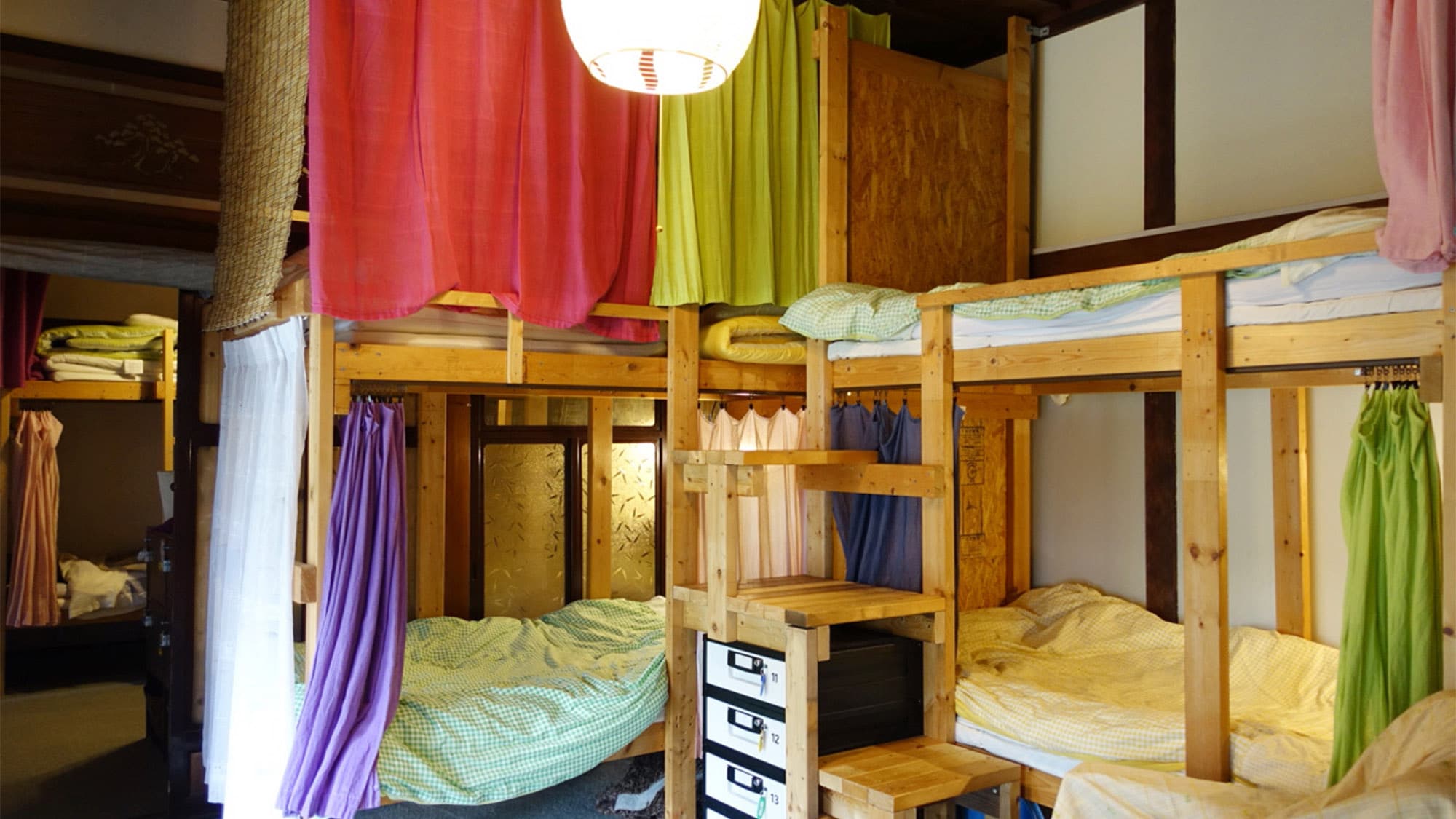・ Dormitory (all bunk beds, shared room)