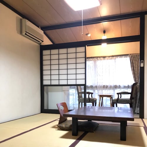 [Room] Japanese-style room with 8 tatami mats (non-smoking) Please relax in the tatami room. The toilet has a nice washlet.