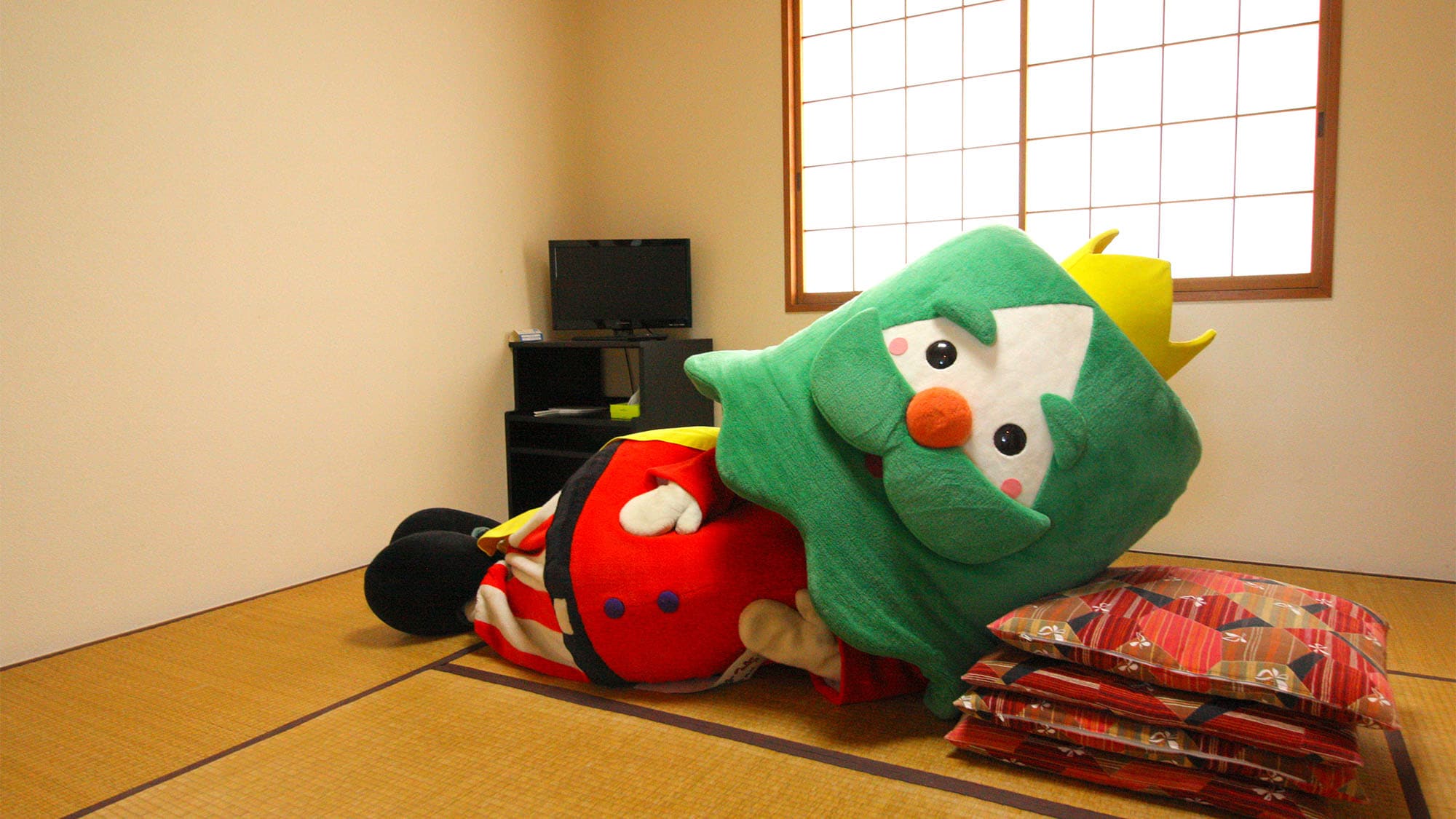 [Japanese-style room] The Japanese-style room with tatami mats is so comfortable that even Zaou-sama will want to lie down in it…♪