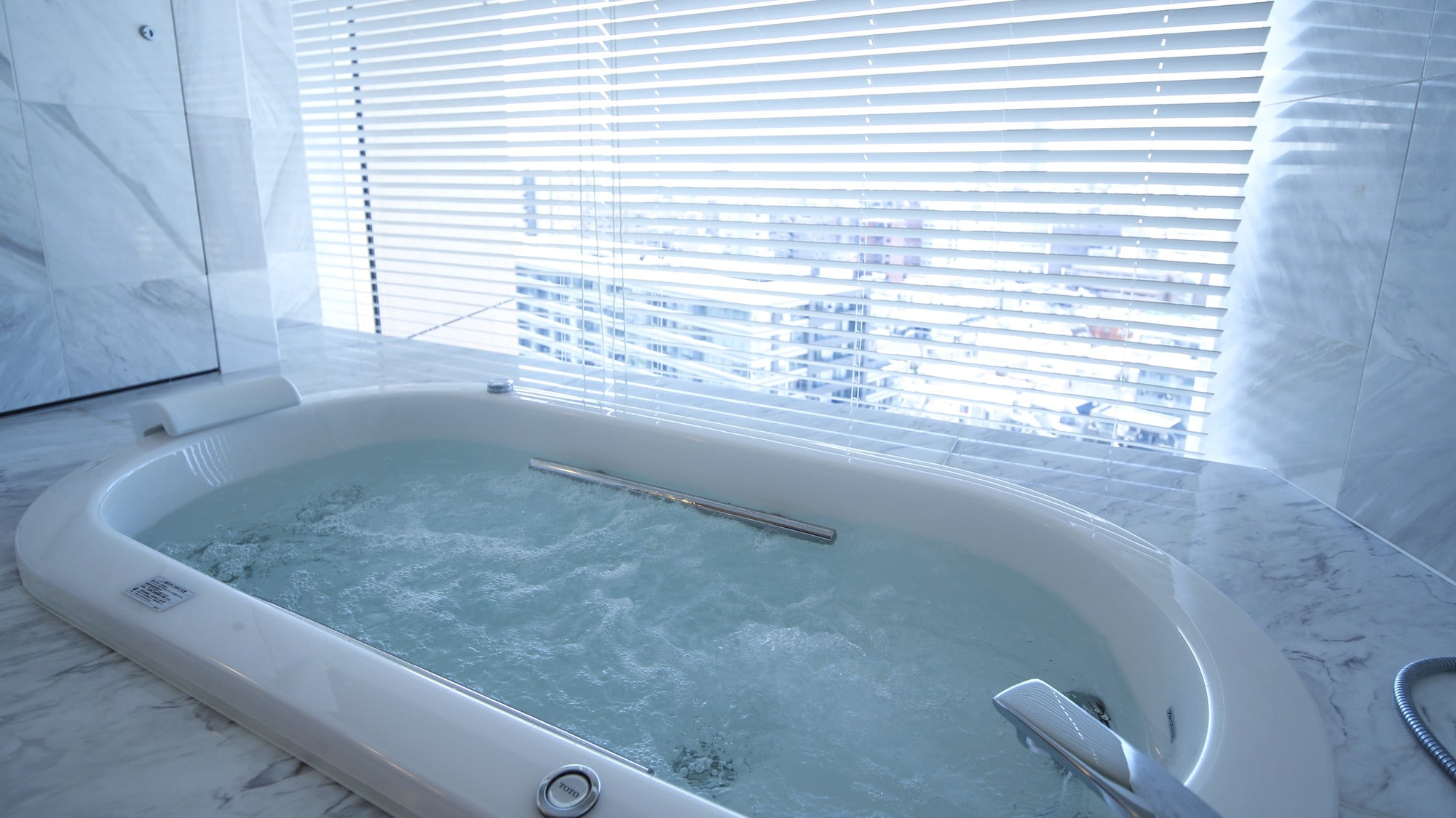 Luxury room view bath
