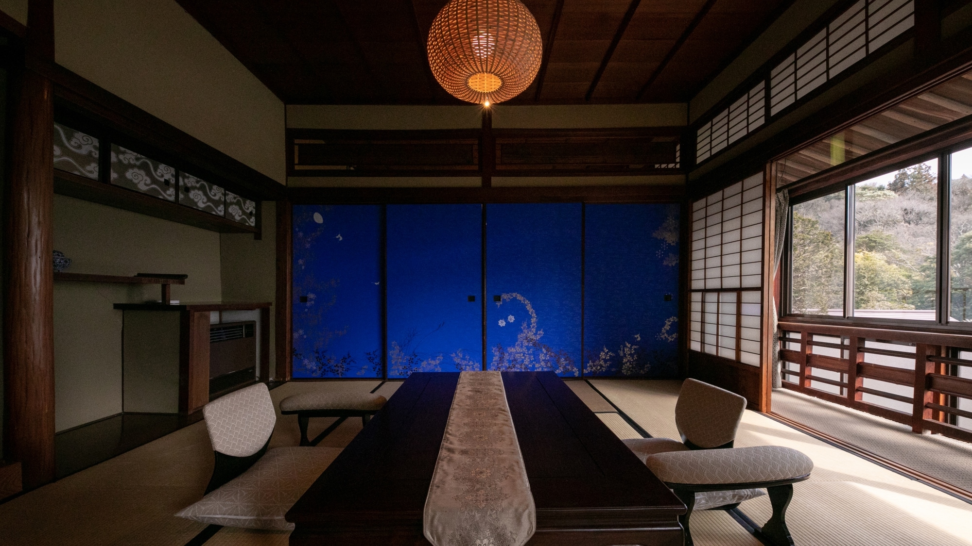 [Special room] Japanese-style room with free-flowing hot spring (8 tatami mats + 6 tatami mats)