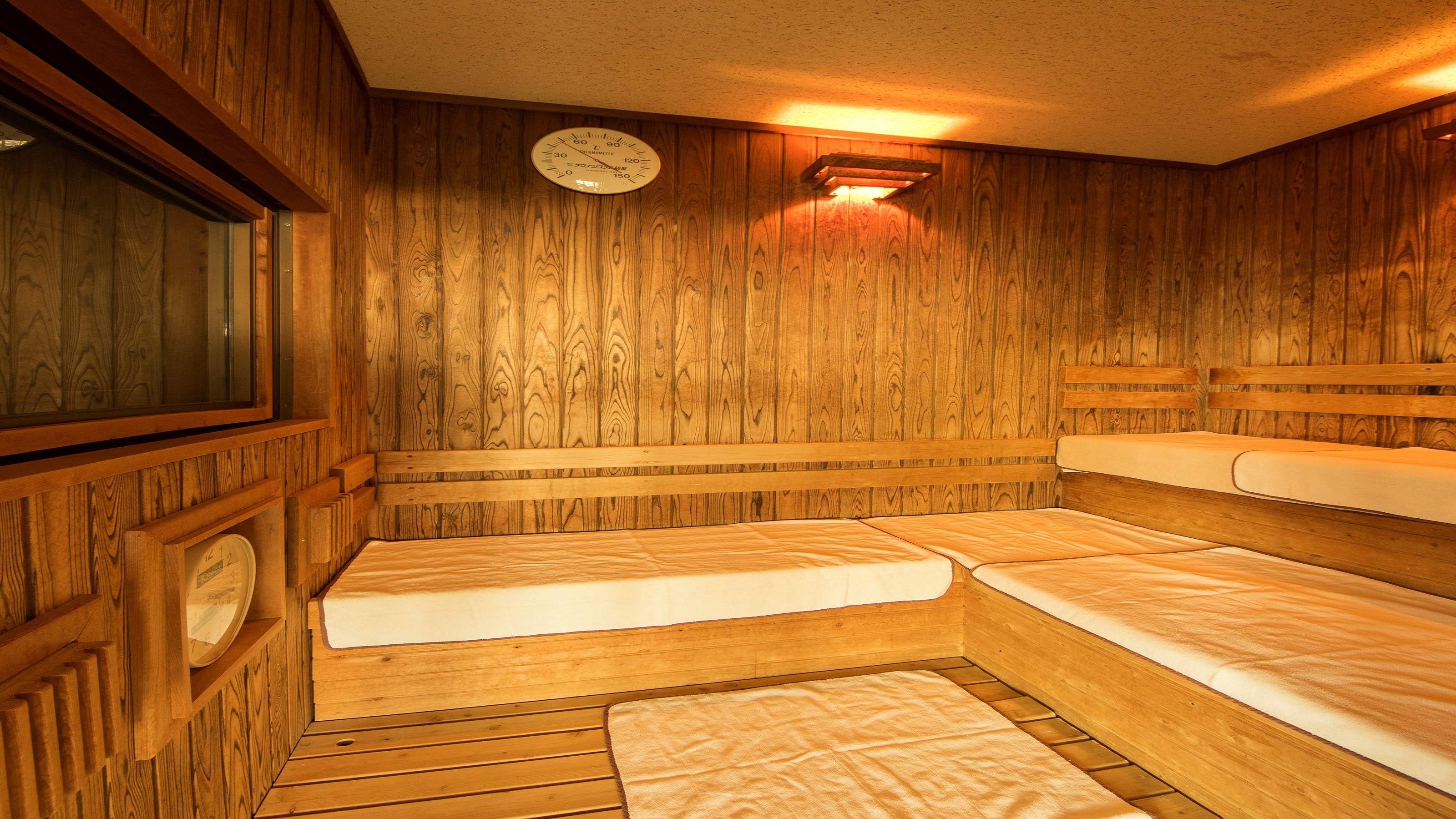 ■ Sauna [Capacity: 6 people] Usage time 15:00 to 10:00 the next morning (stops from 1:00 to 5:00 at midnight) (Temperature: 96 ° C)