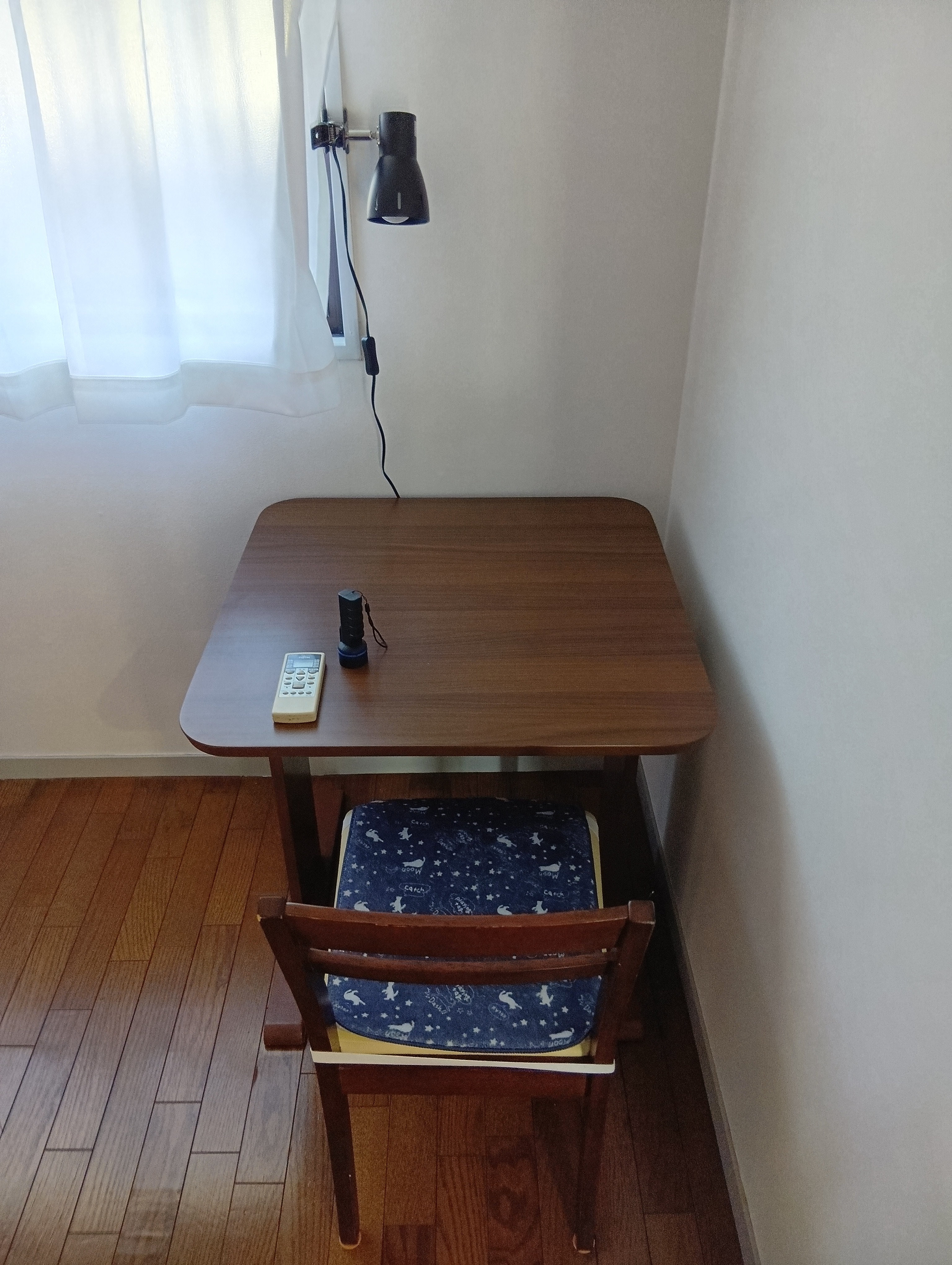 Business Hotel Room 501 Bedroom Table