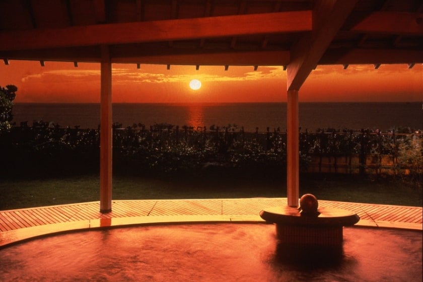 “日本海”男士露天浴池