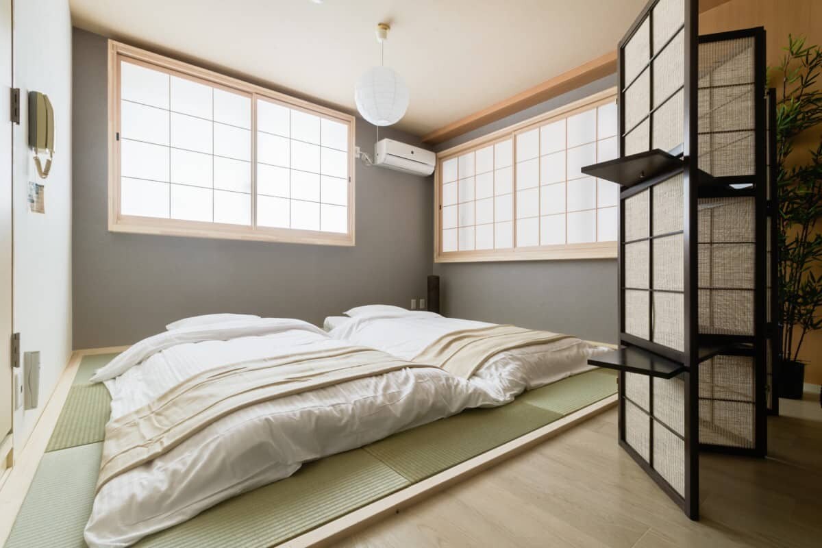 [Japanese-Western style room] Superior quadruple room, 2 futons