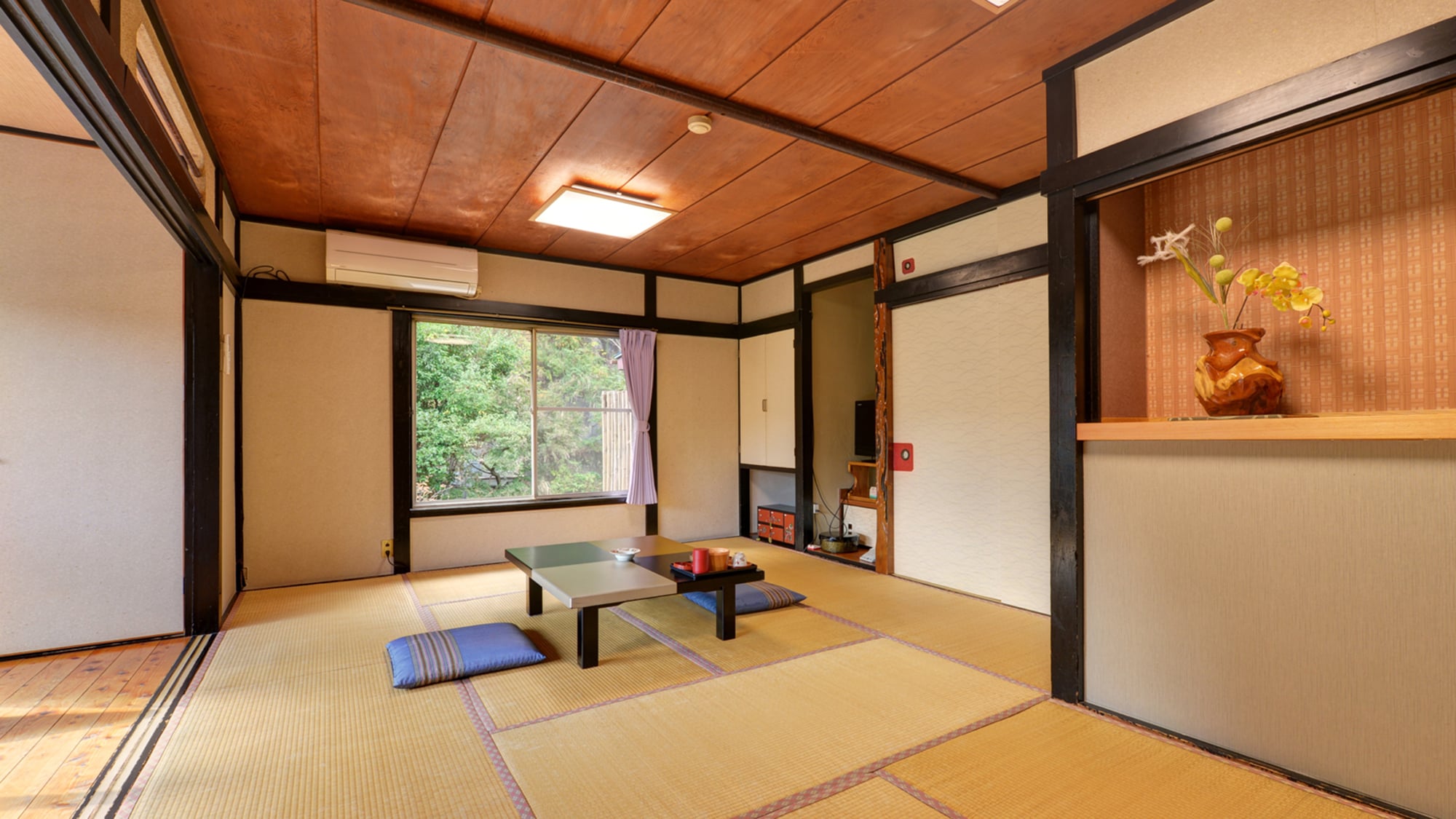 * An example of a room (Japanese-style room 7.5 tatami / 10 tatami)