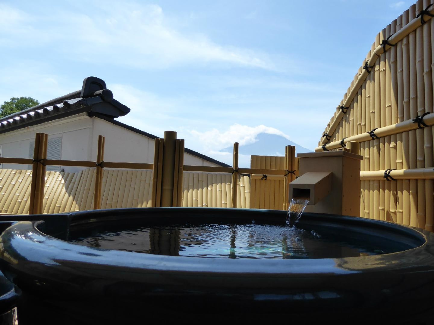 [Open-air bath + observation bath] Japanese-style room with a view of Mt. Fuji 12.5 tatami mats
