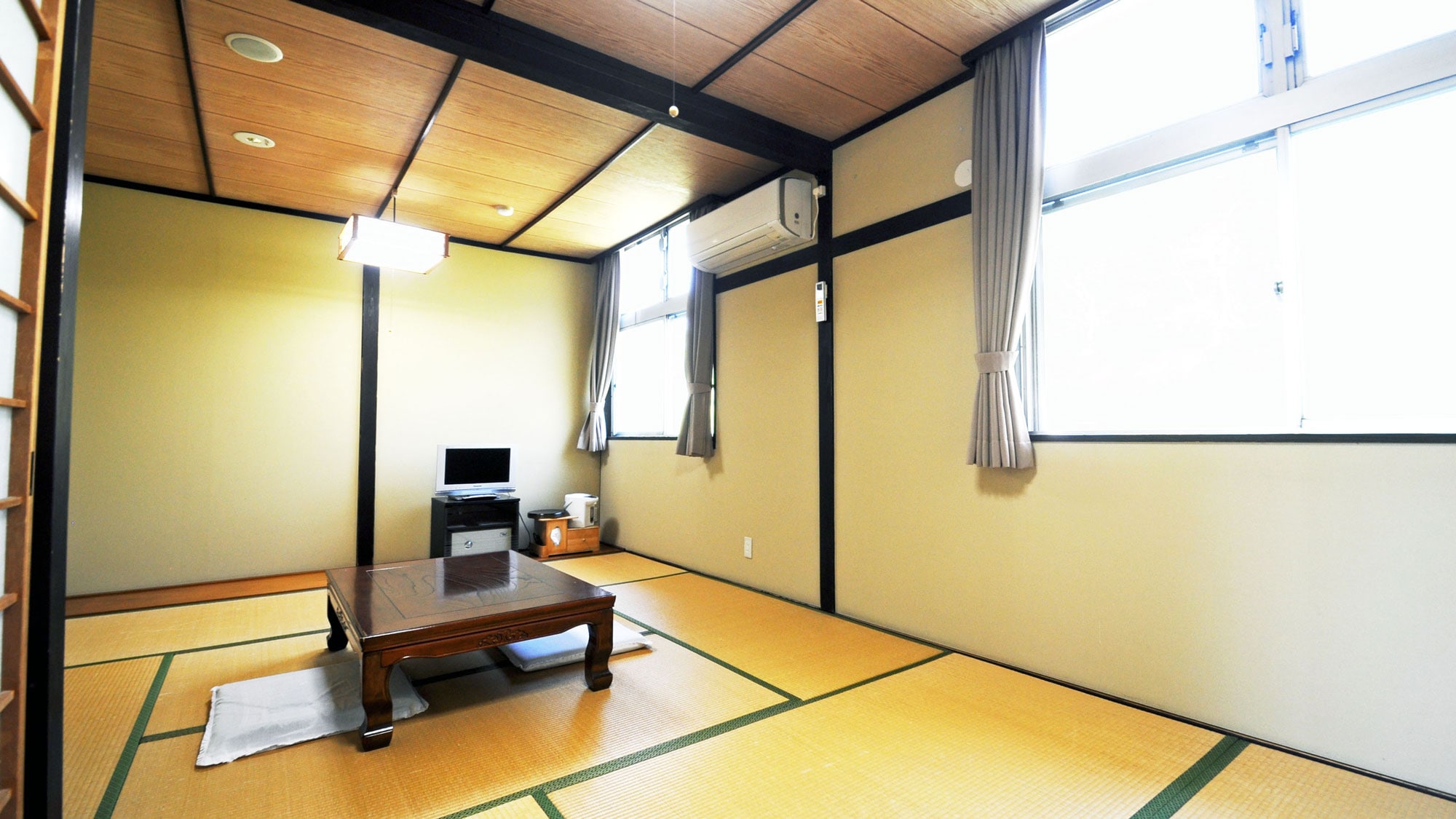 [Japanese-style room] Suinen no Ma (9 tatami mats)