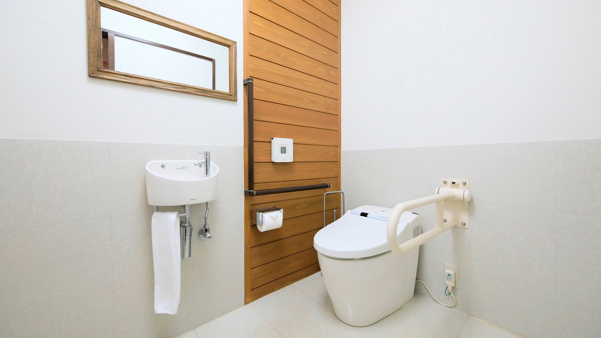 Guest room with open-air bath (B-2) | Wheelchair-accessible toilet