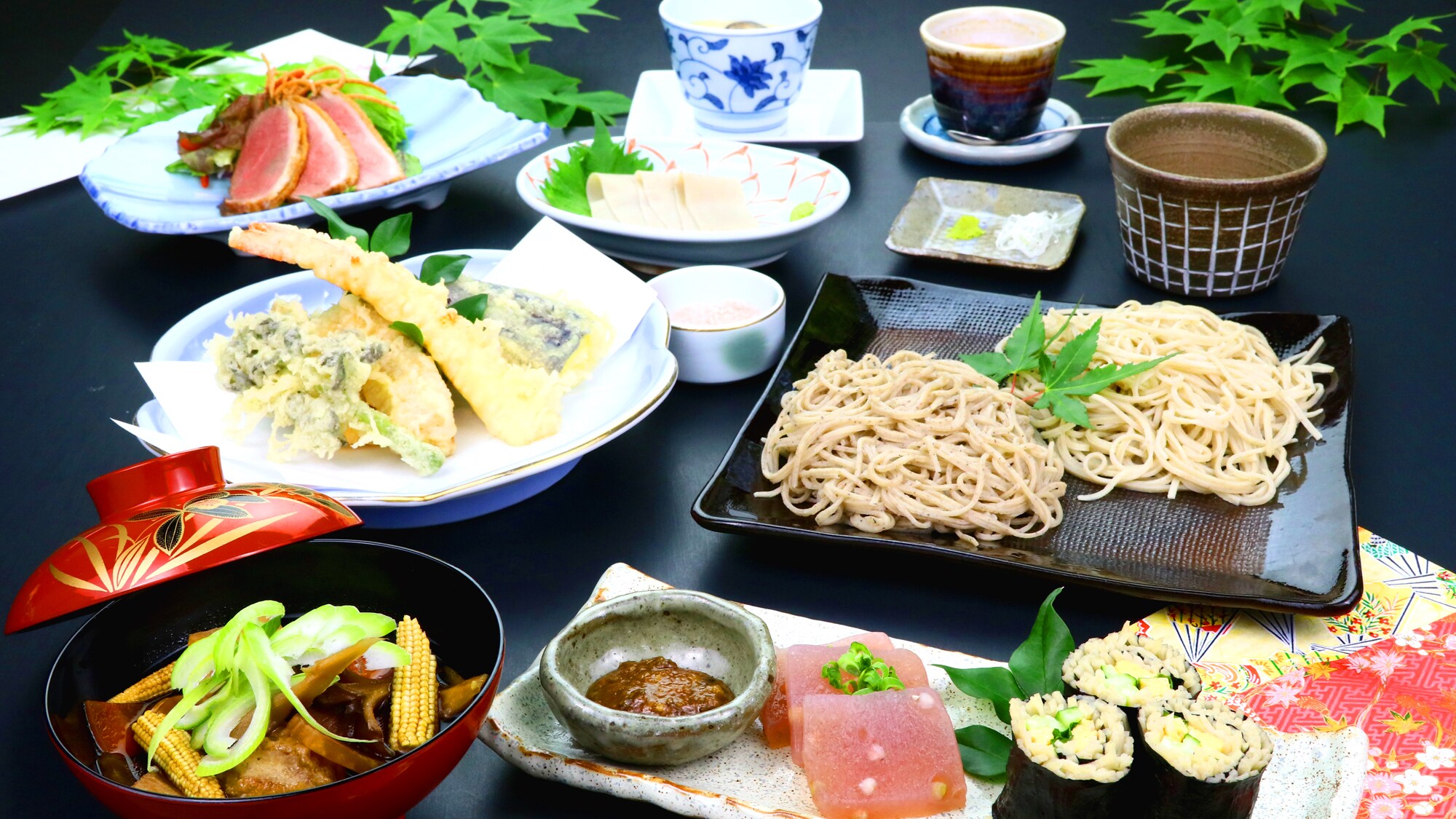 -Hidangan soba-*Isi dapat berubah dari yang ditampilkan dalam gambar, tergantung pada bahan dan musim.