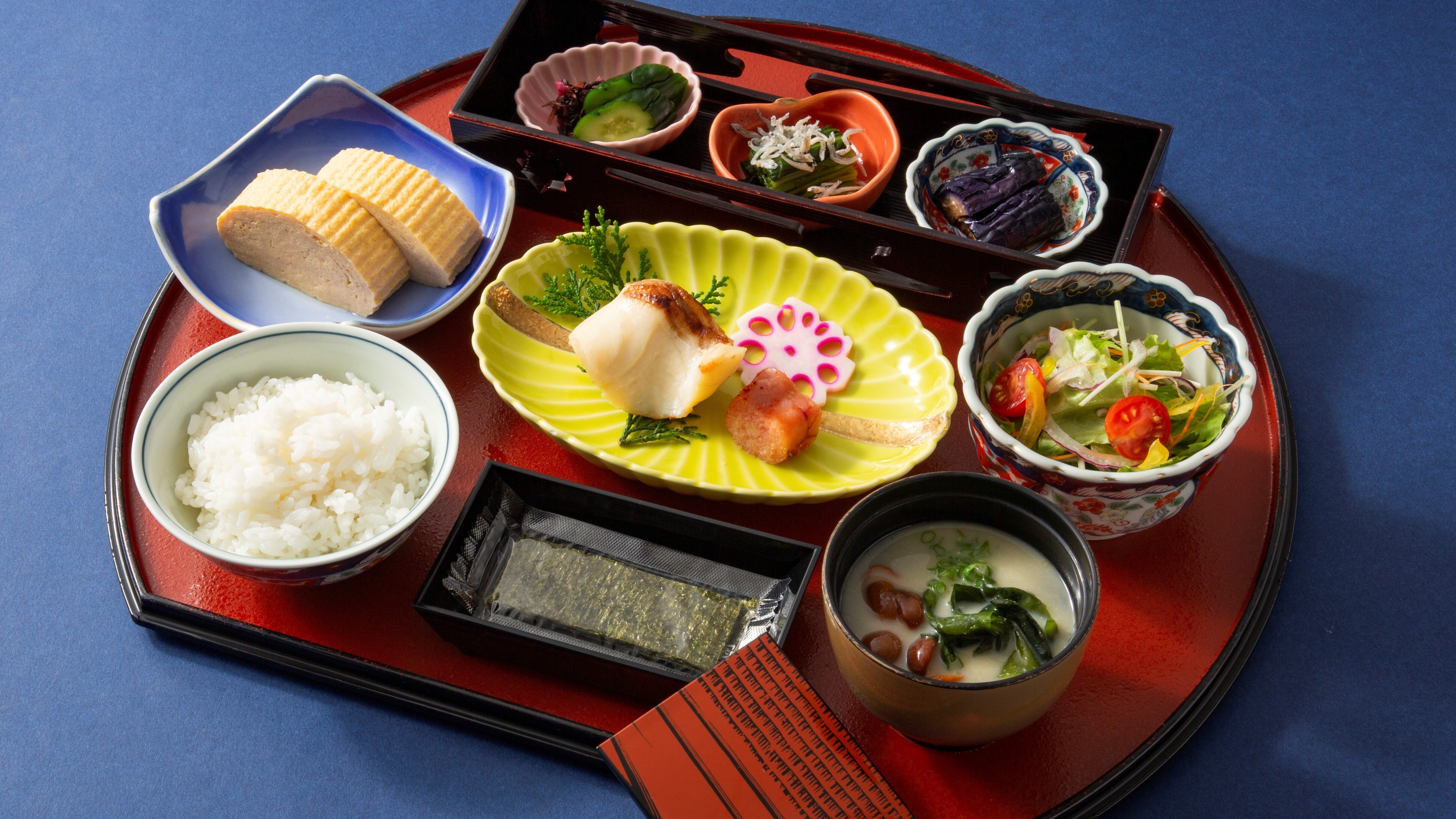 Breakfast Japanese set meal