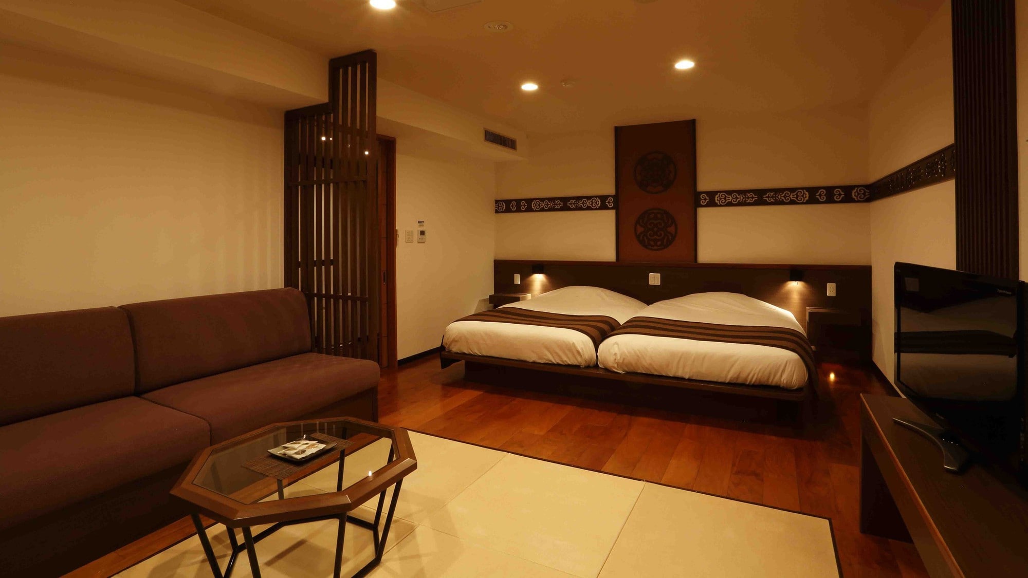 [Tower Building] Japanese-Western style room (example) / Japanese-Western style room consisting of a functional bed and Japanese-style room space