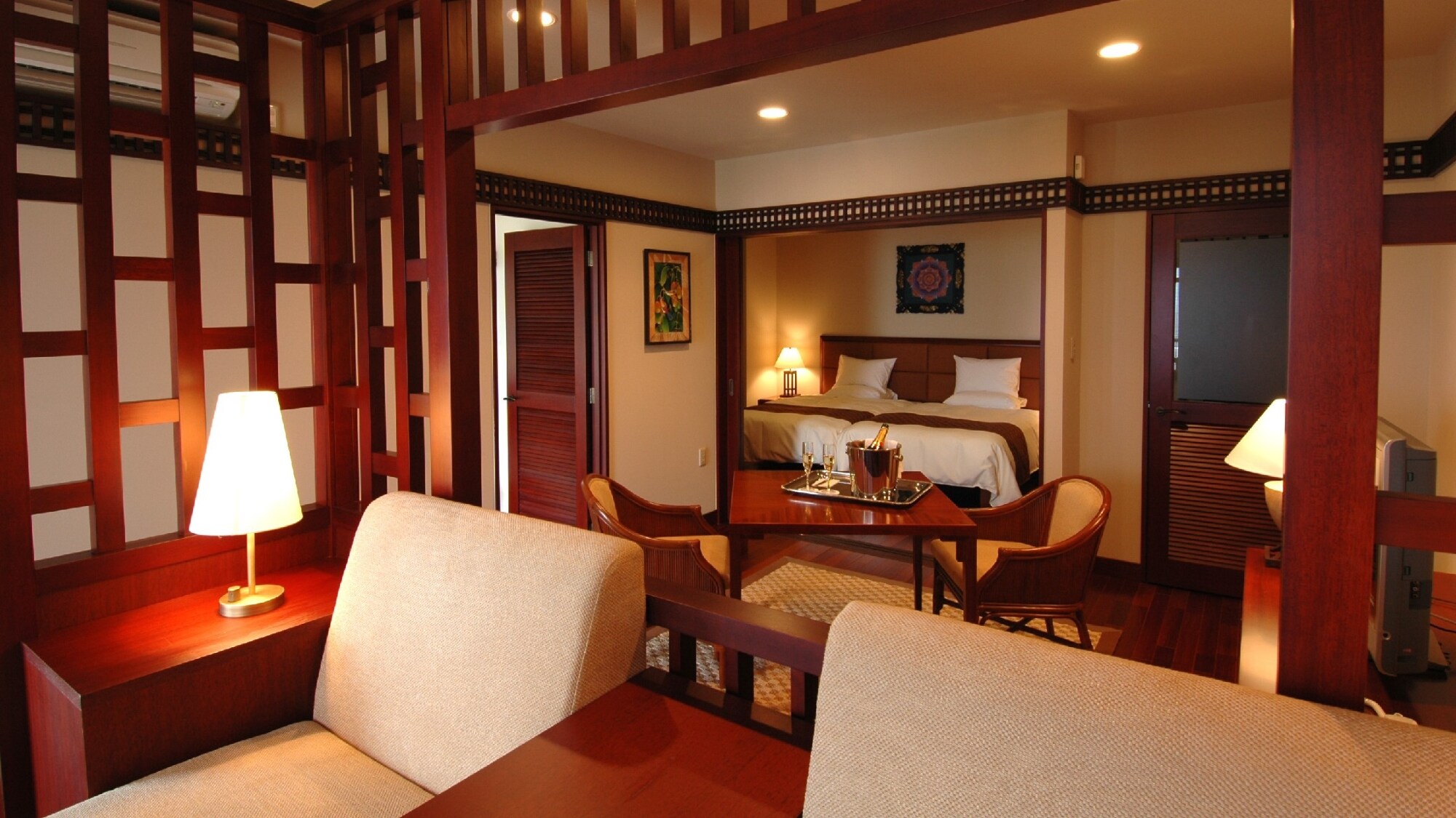 [Superior Suite] Spend a relaxing time surrounded by tropical atmosphere