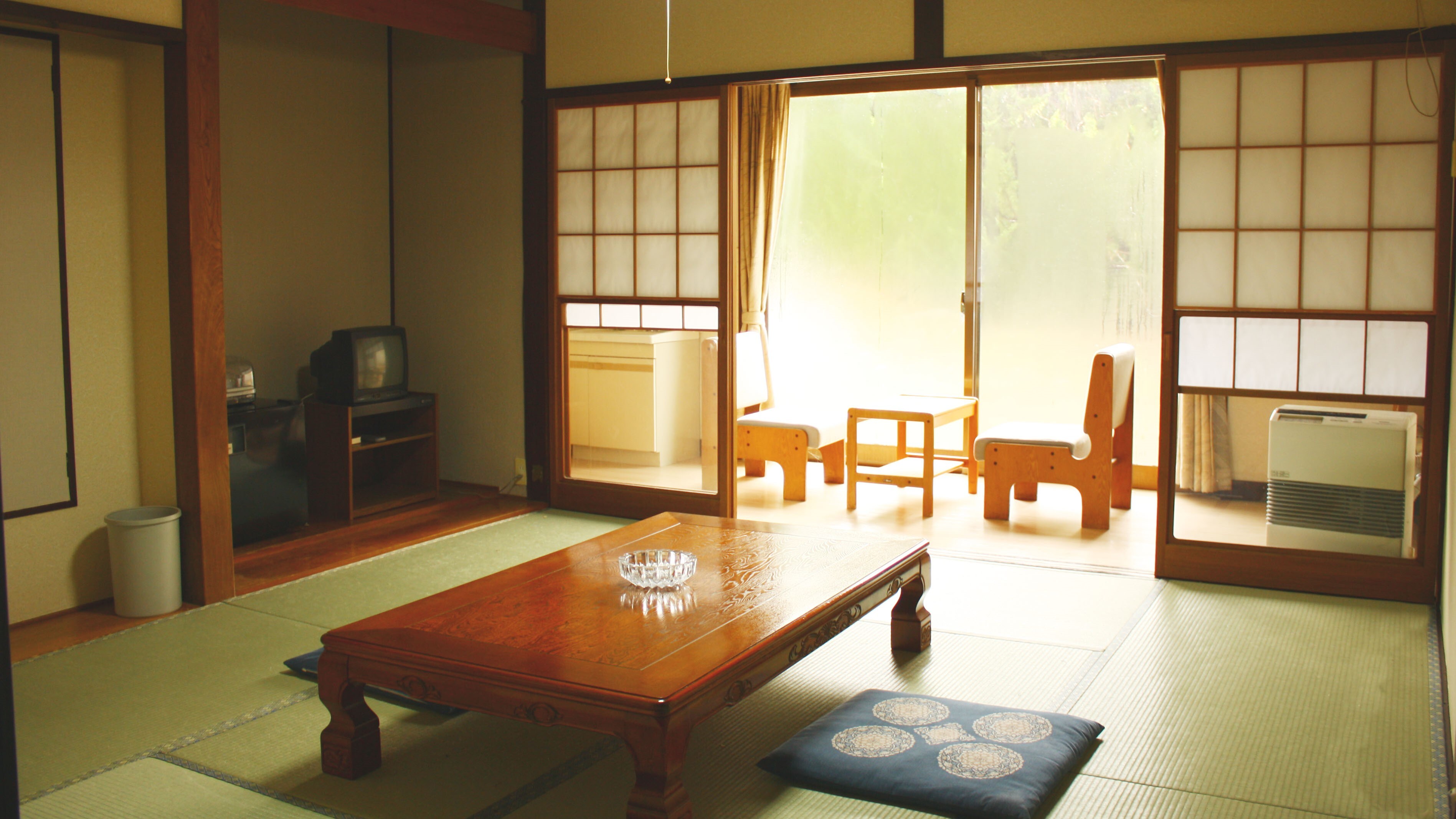 [Standard Japanese-style room] This is a room on the first floor near the bathroom.