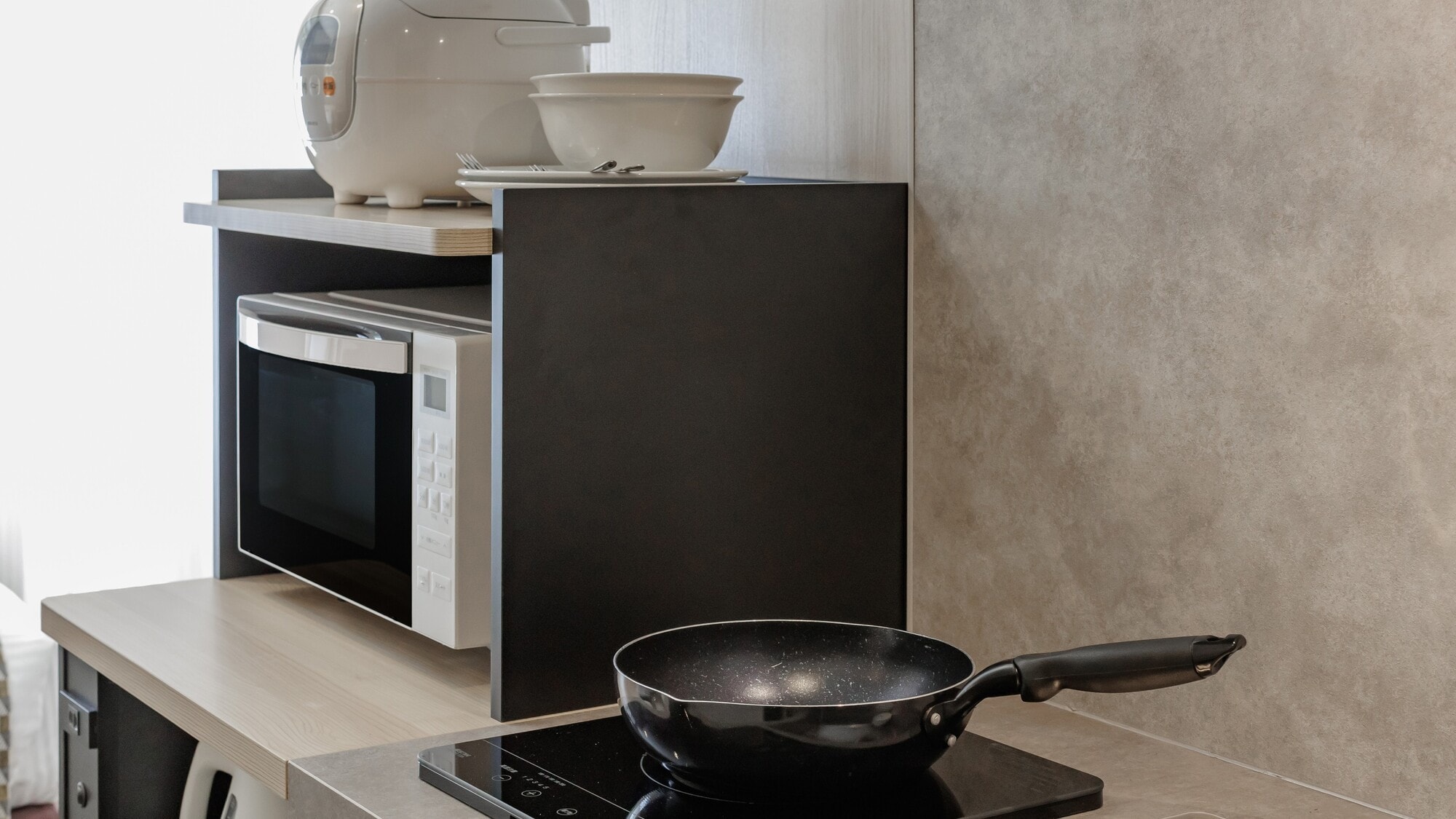 [Renovated in 2024!] Guest room kitchen