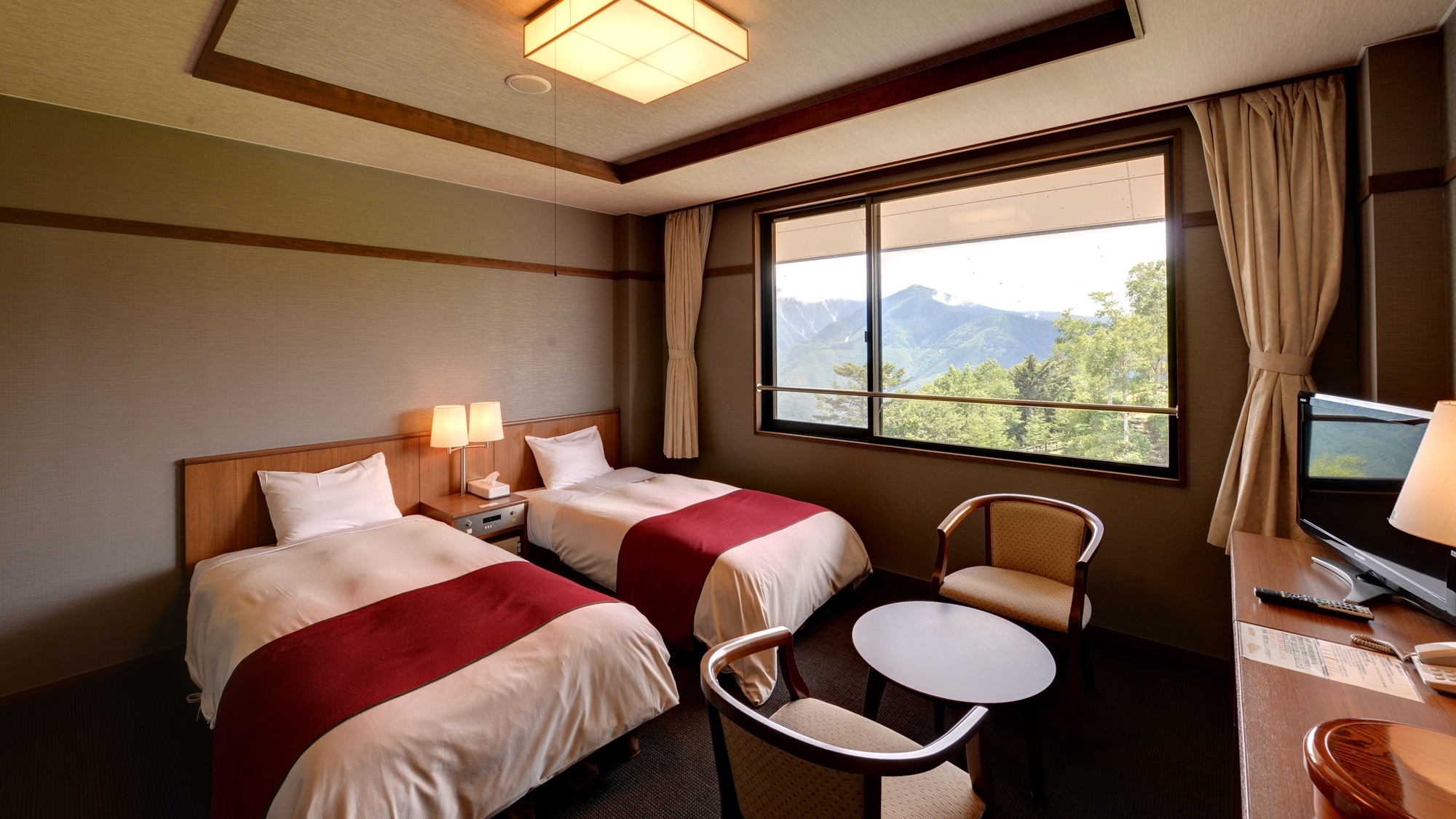 *Example of a Western-style room/Twin room with a view of the Southern Alps