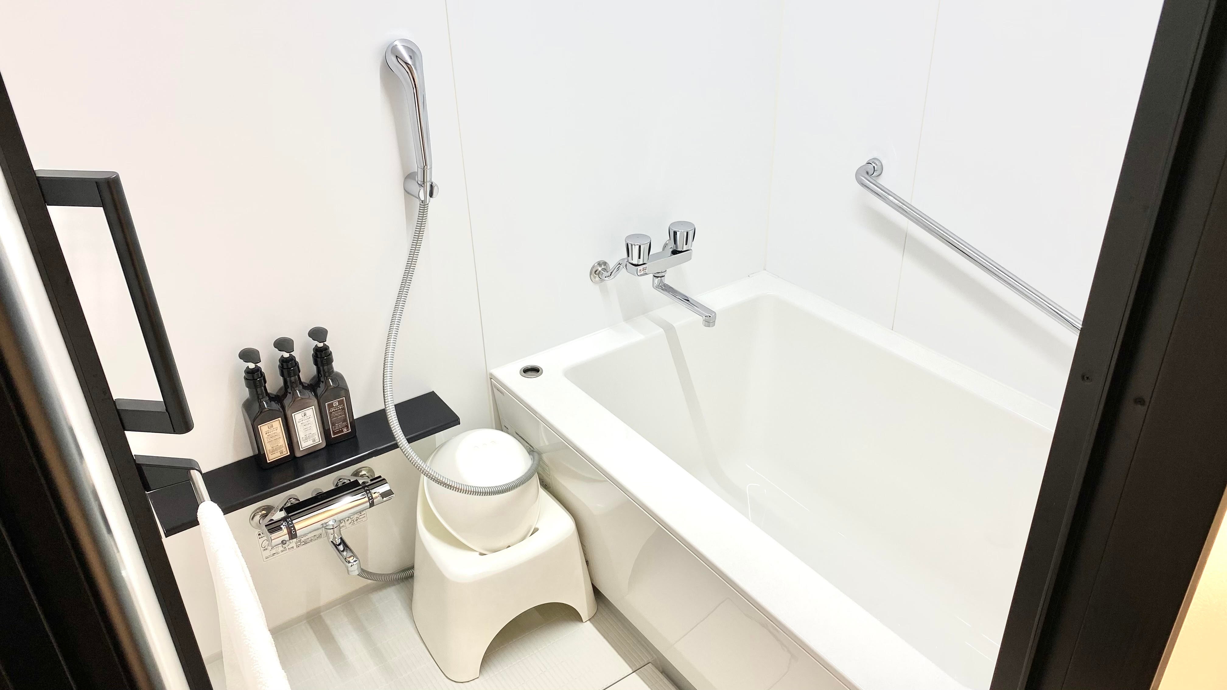 Kamar Mandi [Semua kamar bagus dengan bak mandi dan toilet terpisah ]
