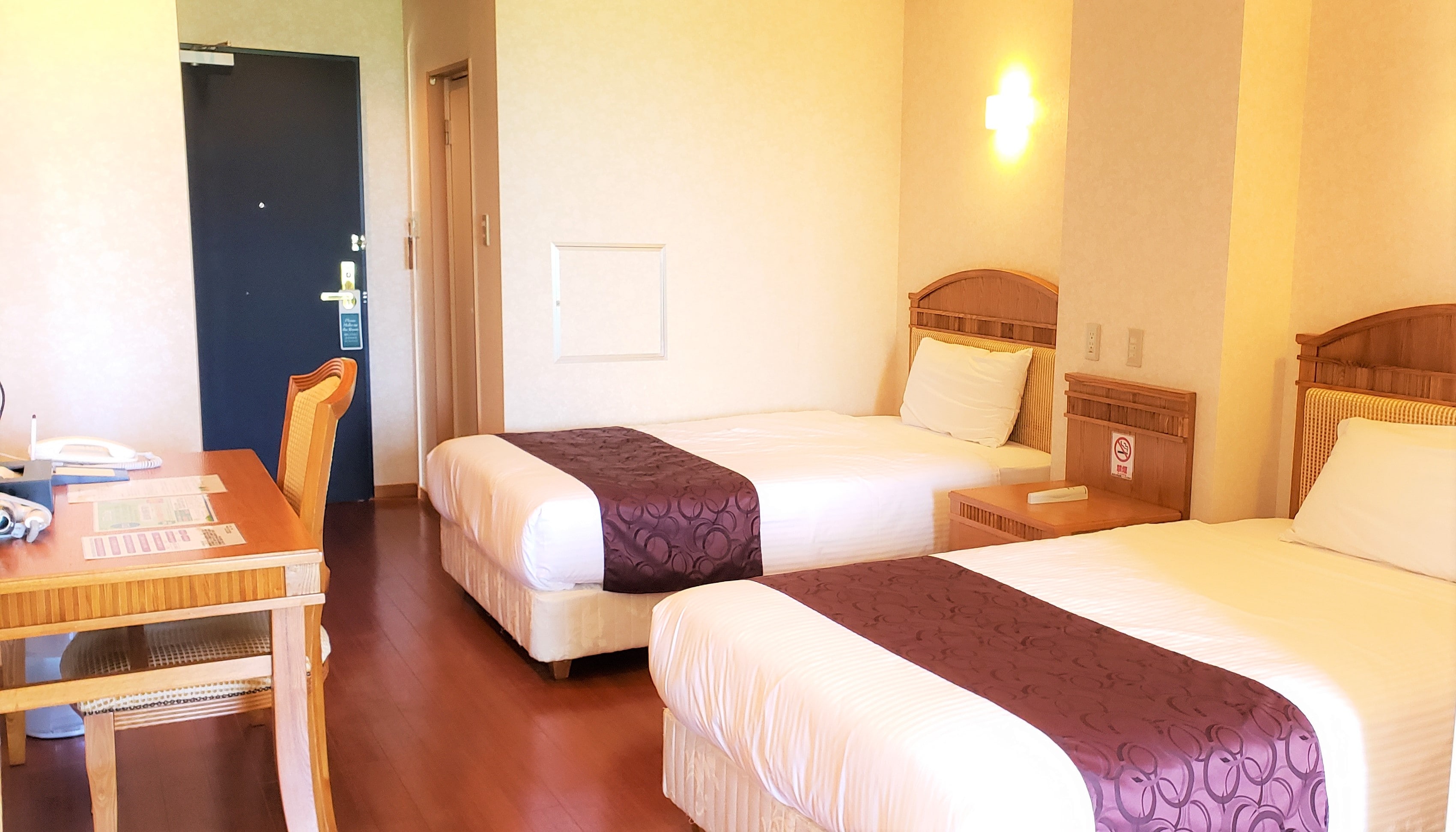Example of a Japanese-Western style room