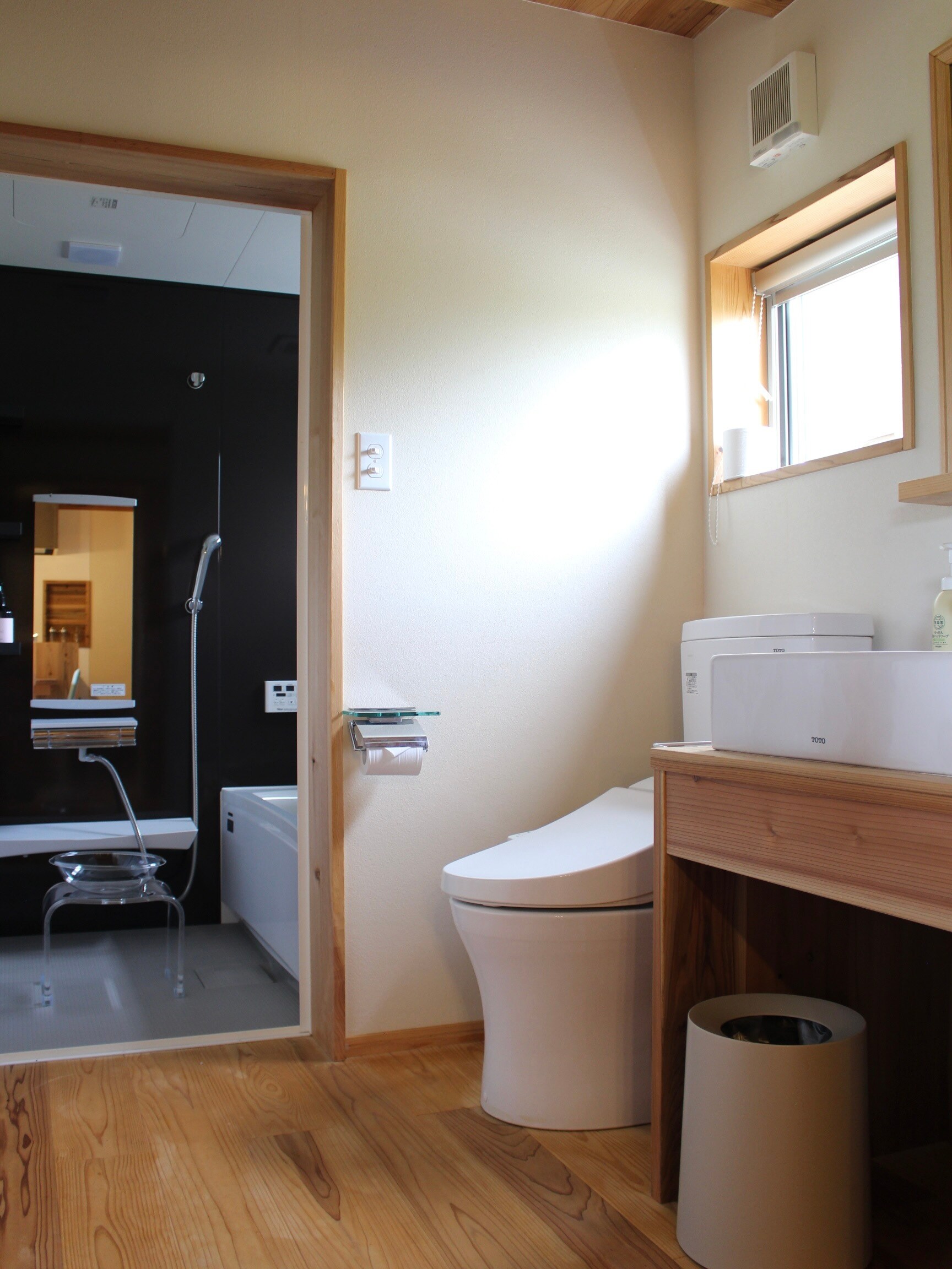 Kamar Mandi/Toilet Lampiran Kazeui