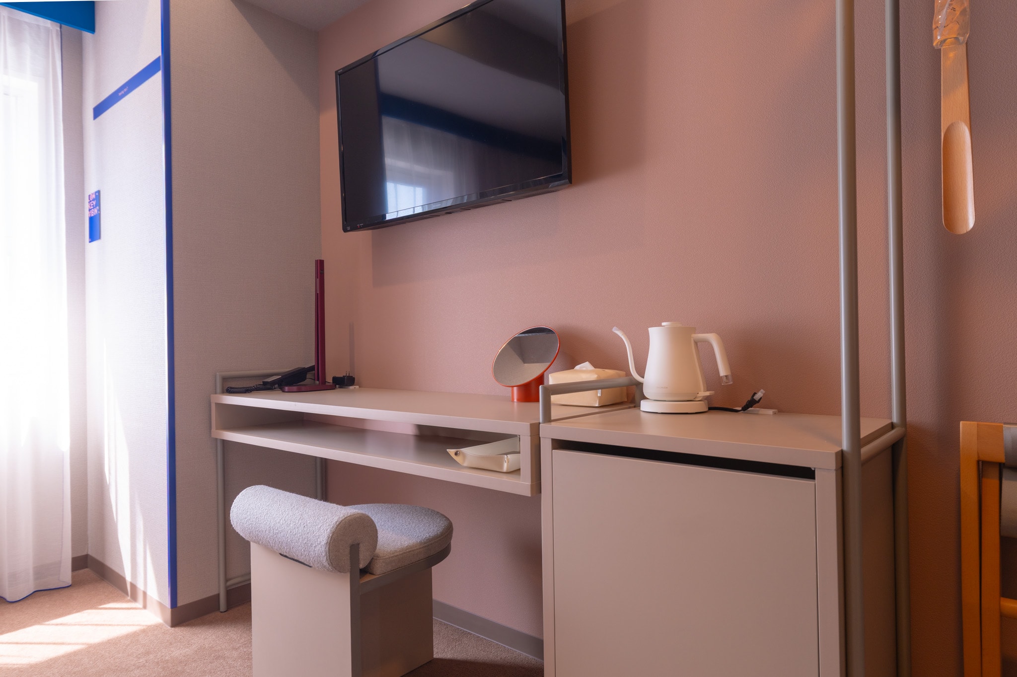 [Non-smoking throughout the building] 2-Bed Room