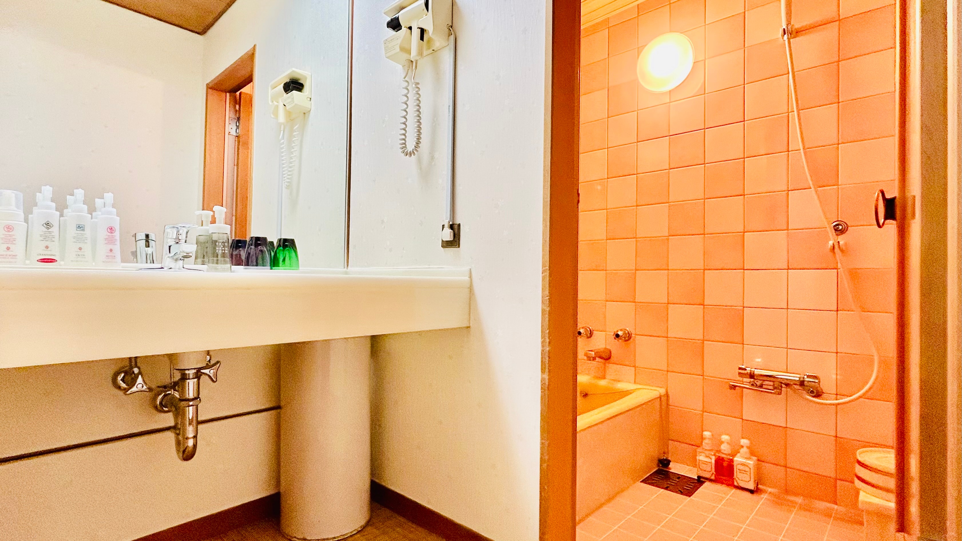 [Non-smoking/Smoking] Japanese-style room 10 tatami mats (river side)